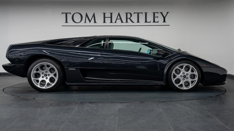 Lamborghini Diablo view 9