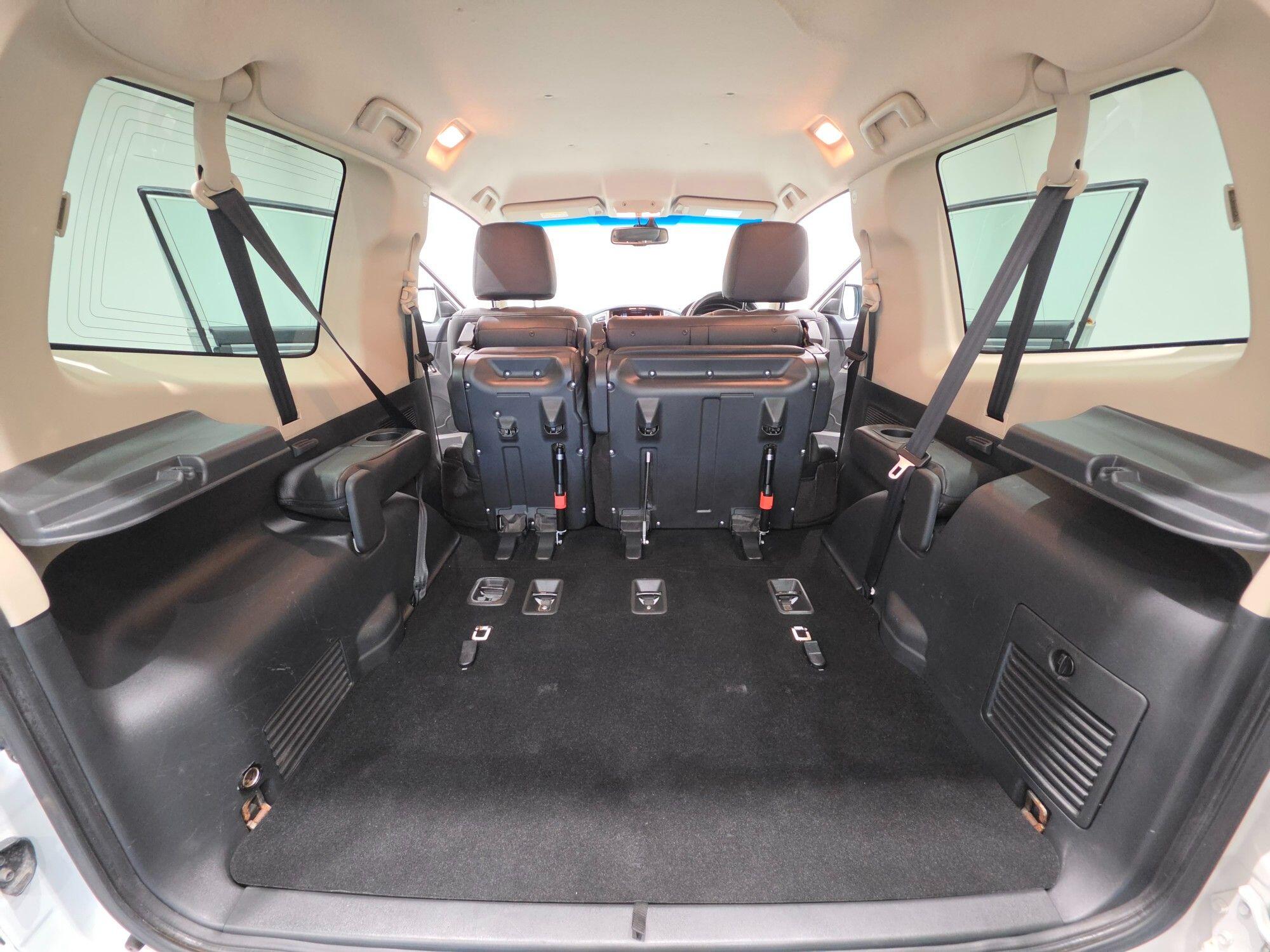 Mitsubishi Shogun view 36
