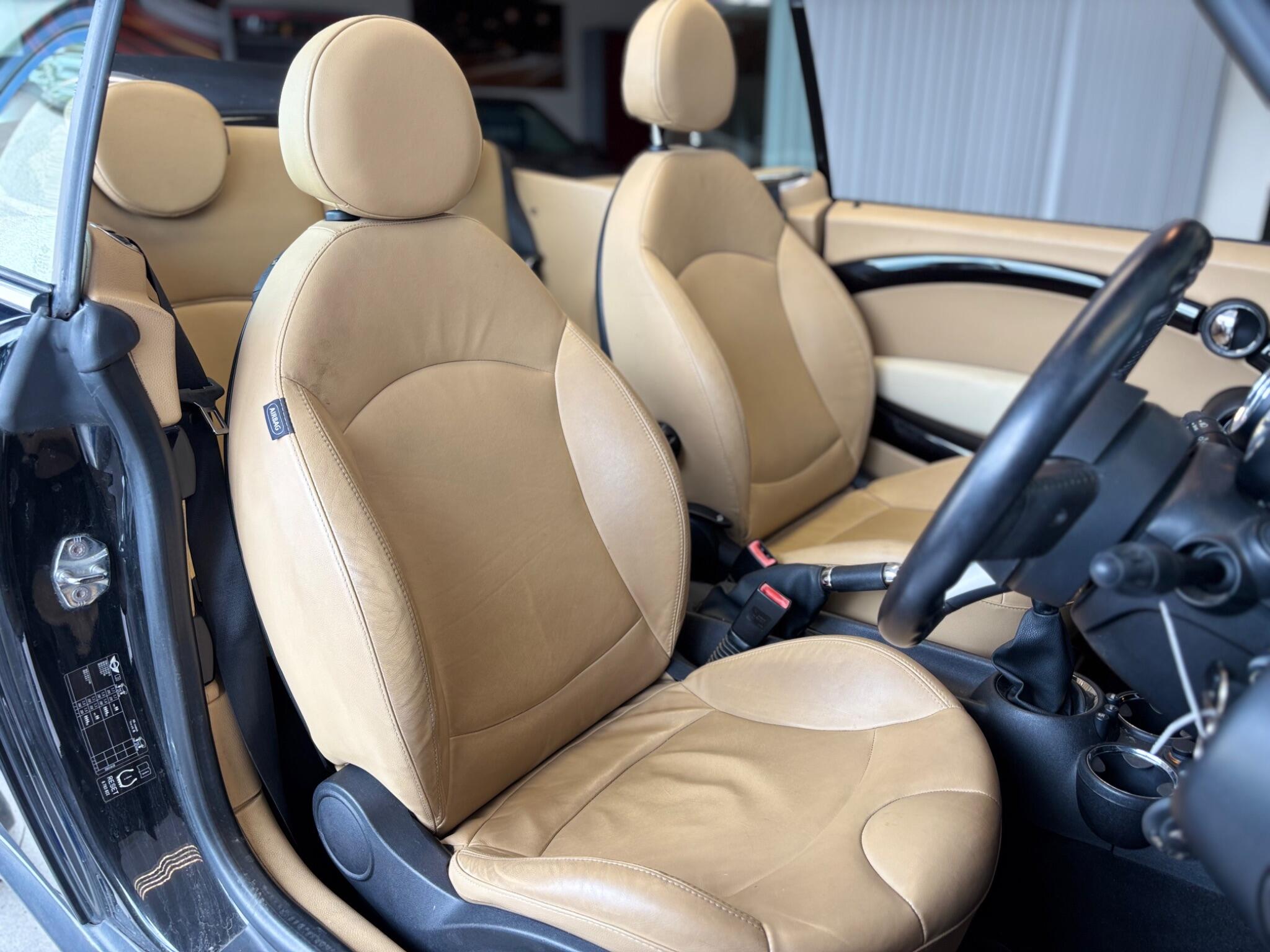 Mini Convertible view 13