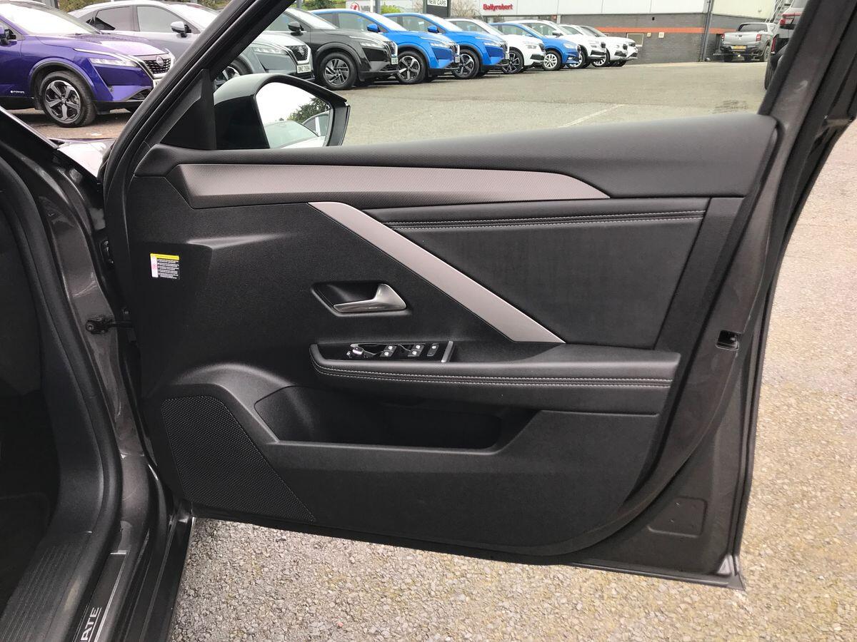 Vauxhall Astra view 16