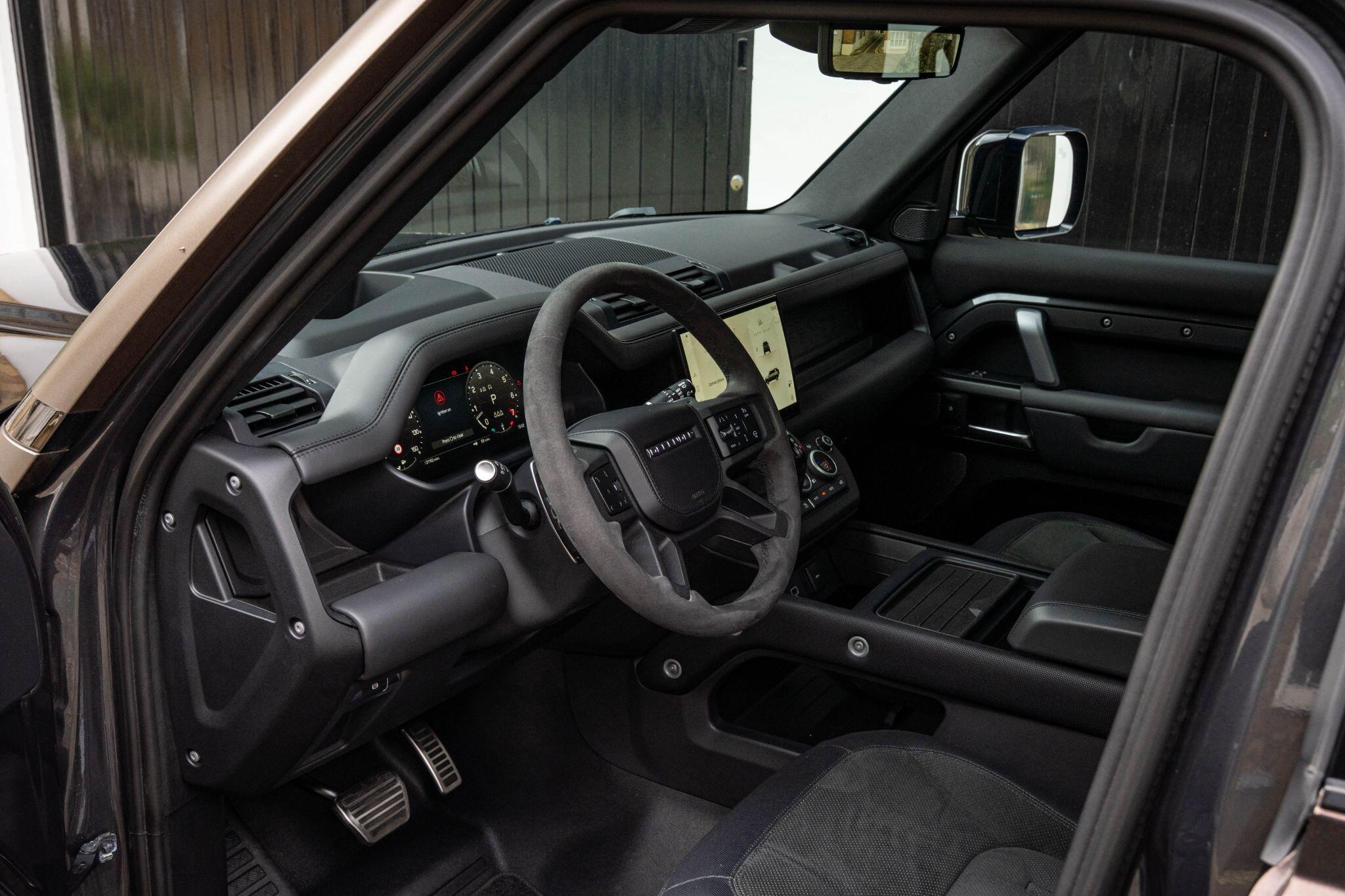 Land Rover Defender view 60