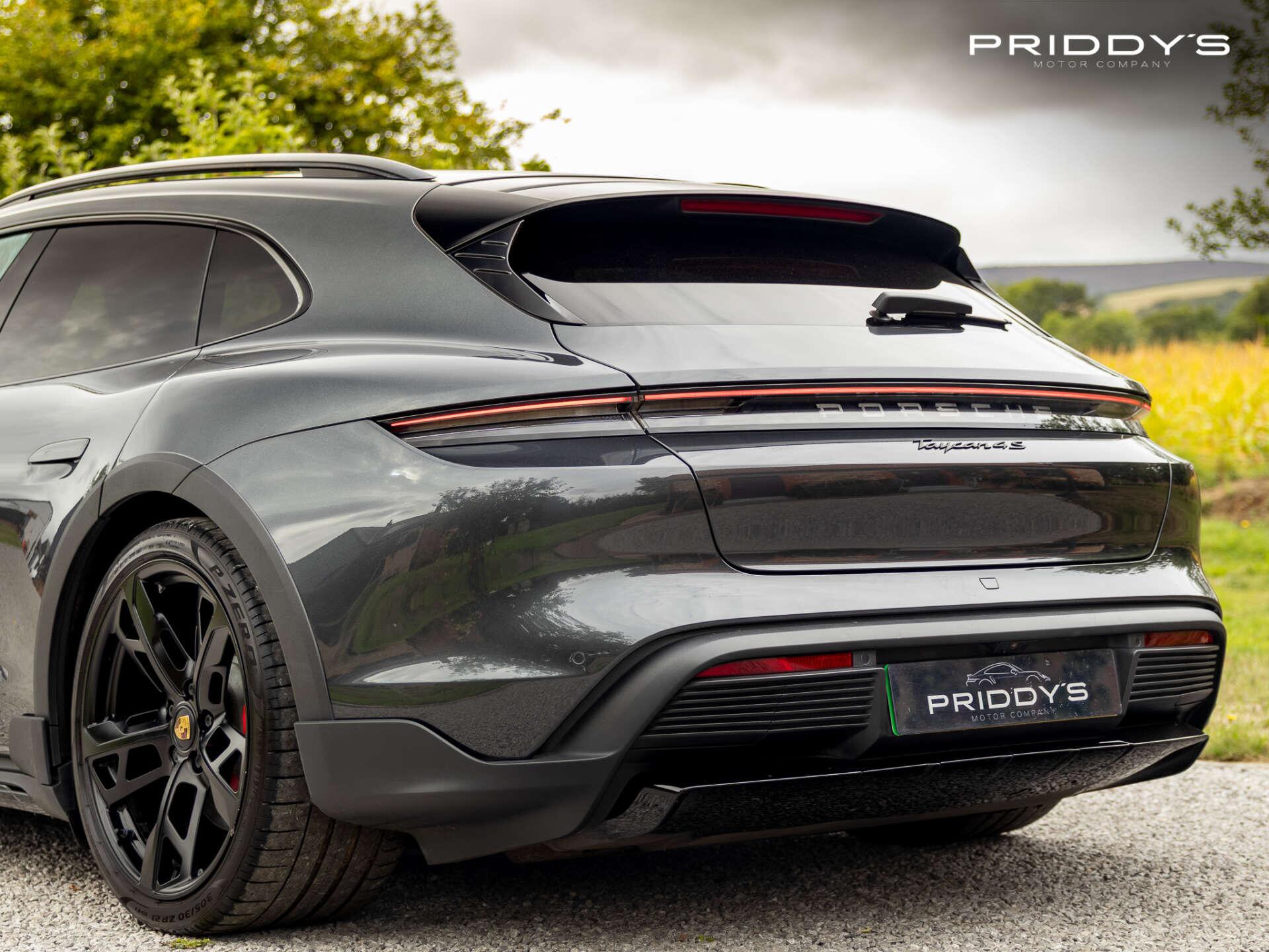 Porsche Taycan view 25