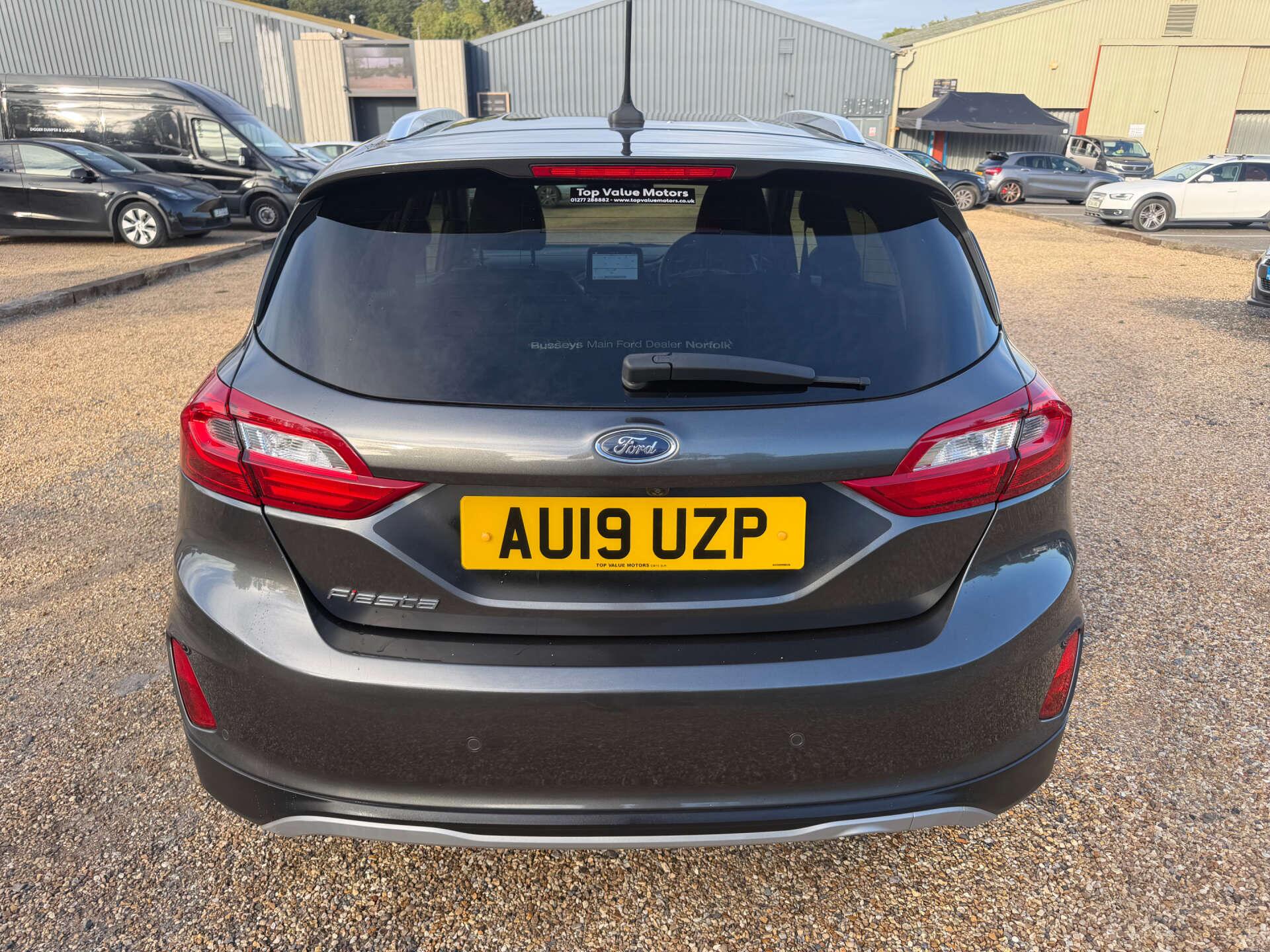 Ford Fiesta view 6