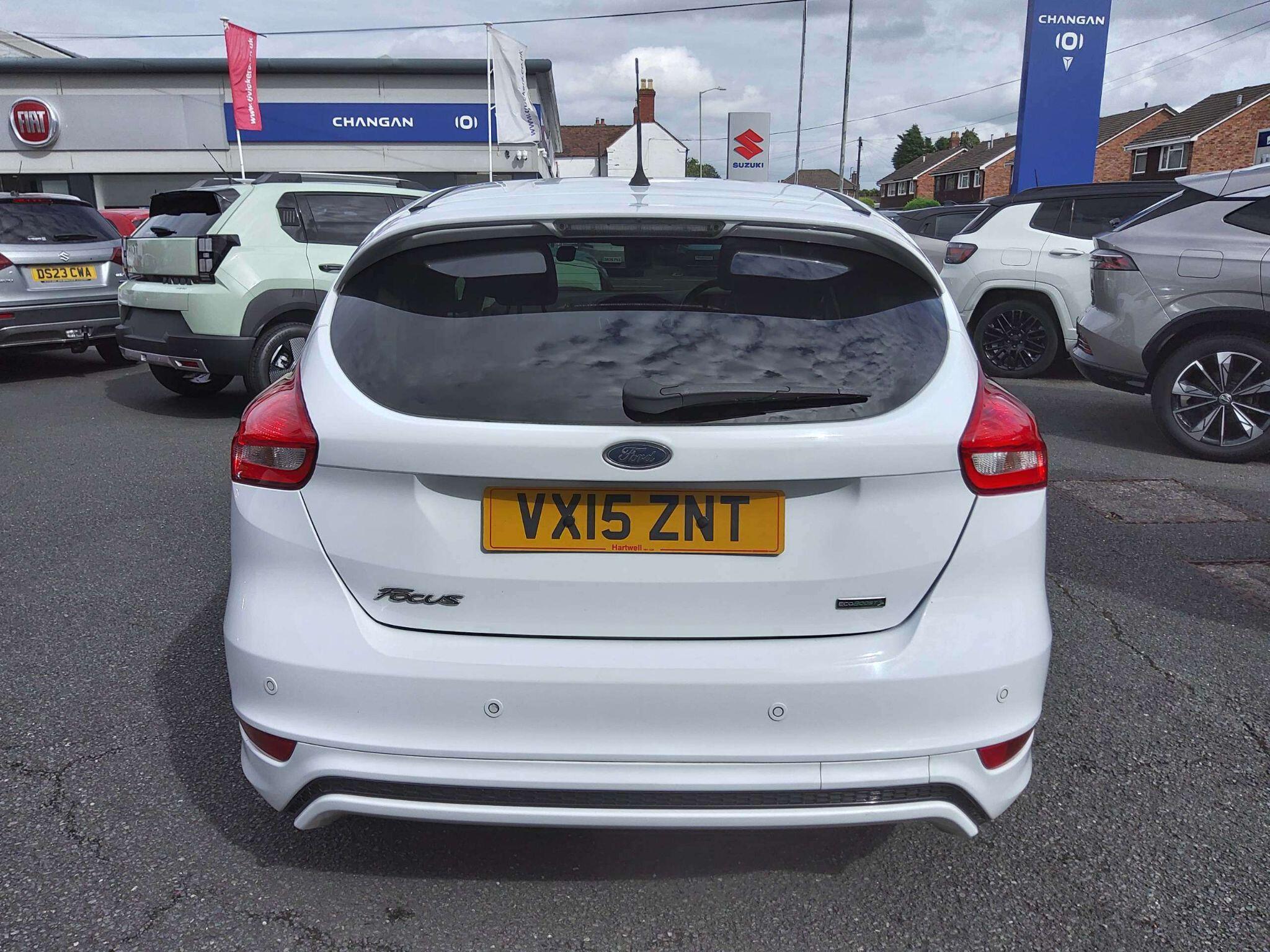 Ford Focus view 4