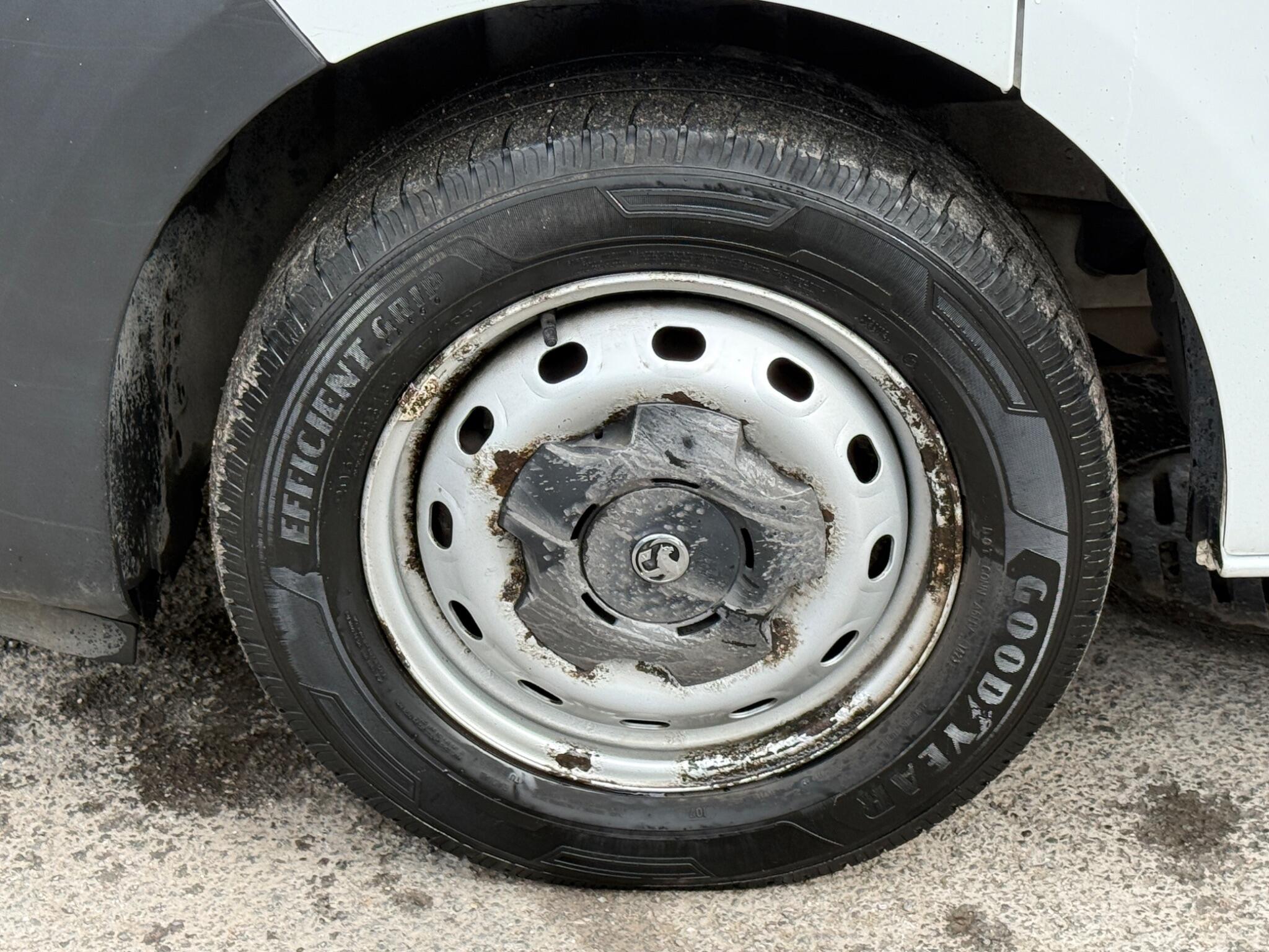Vauxhall Vivaro - Image 27