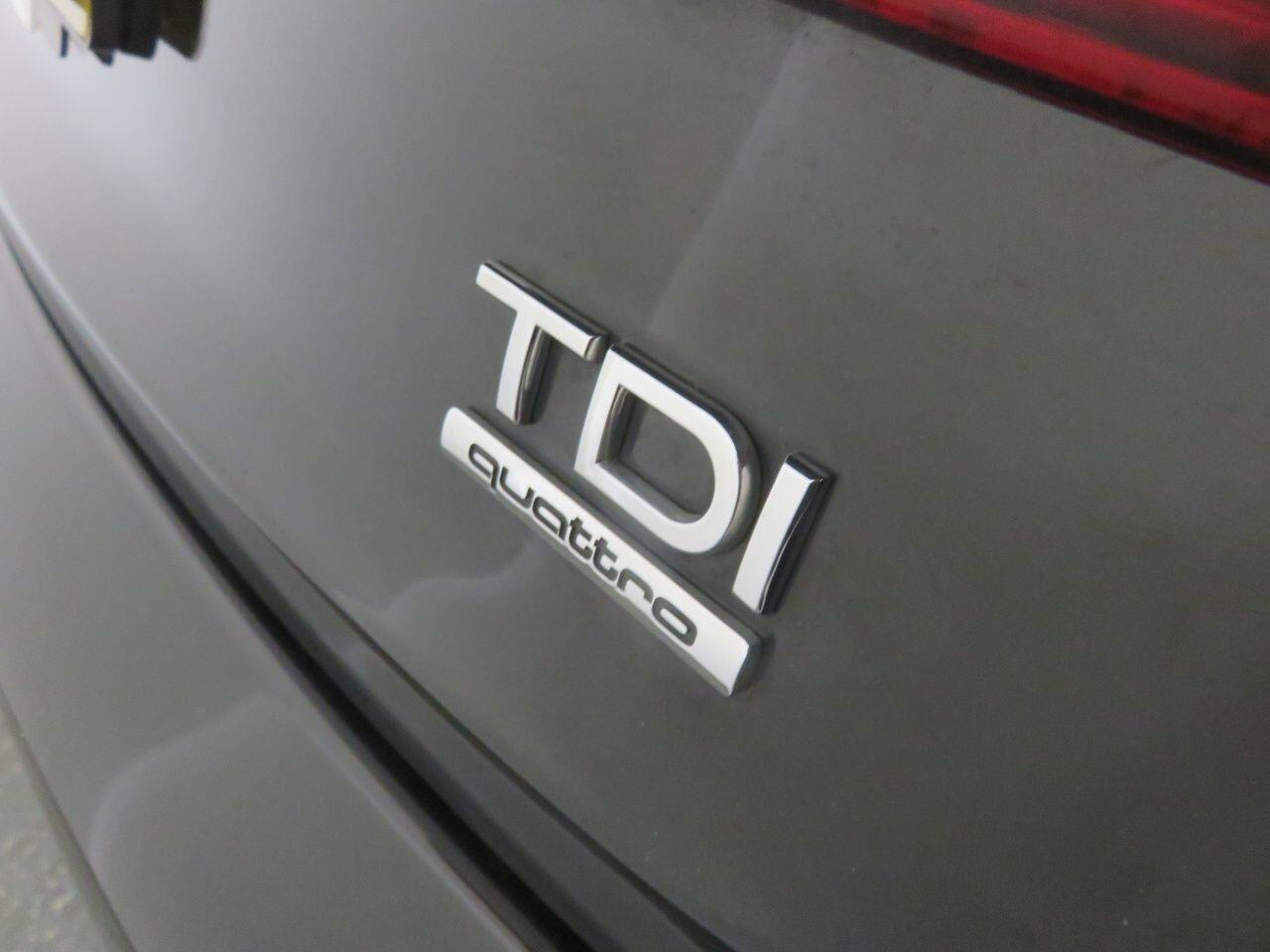 Audi Q3 view 17