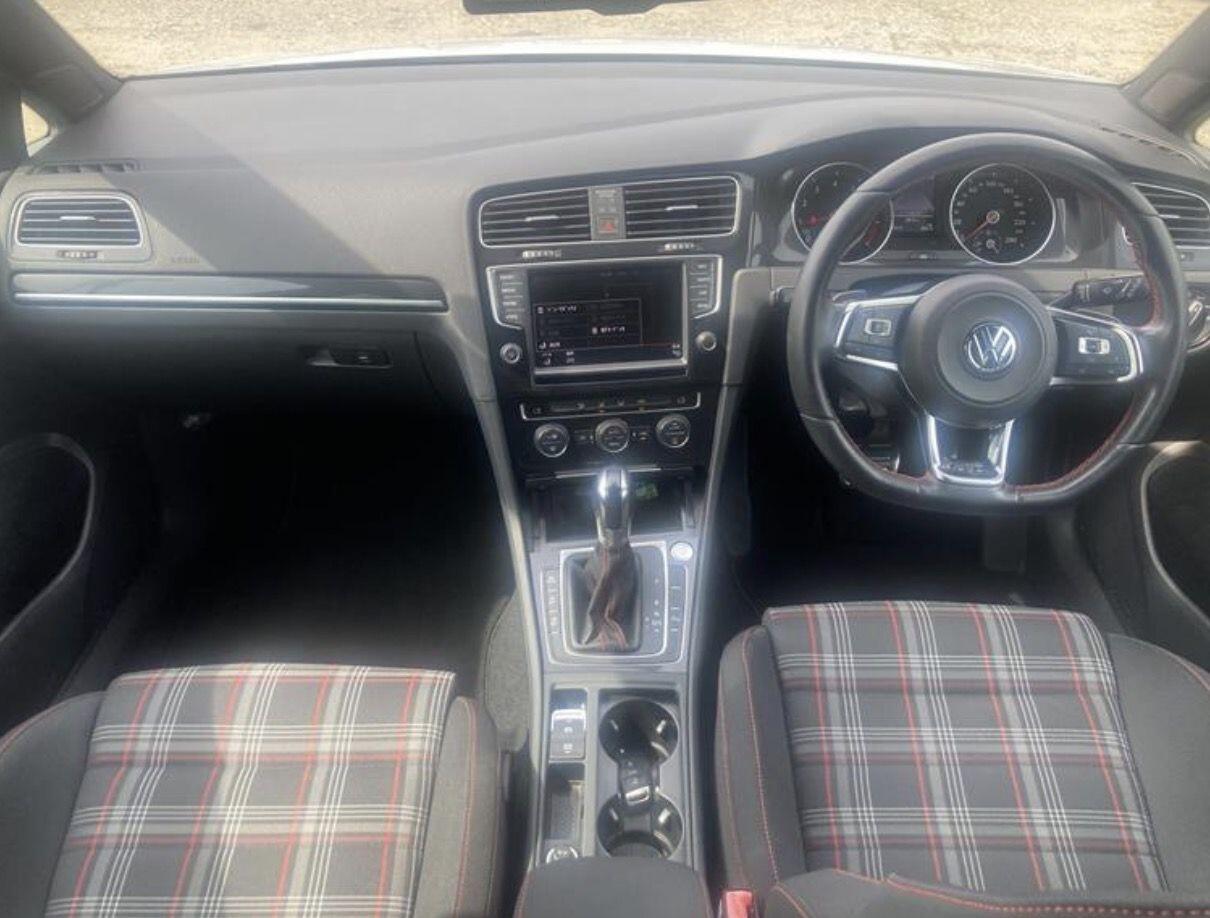 Volkswagen Golf view 10