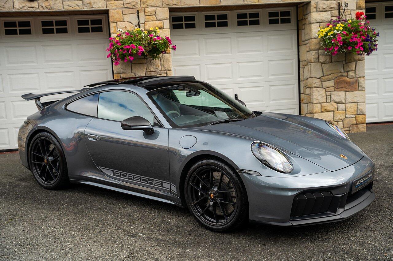 Porsche 911 view 2