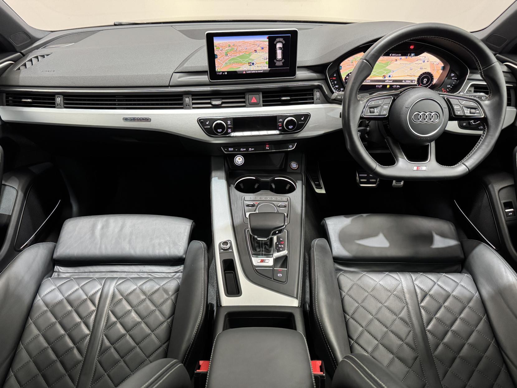 Audi S4 Avant view 28
