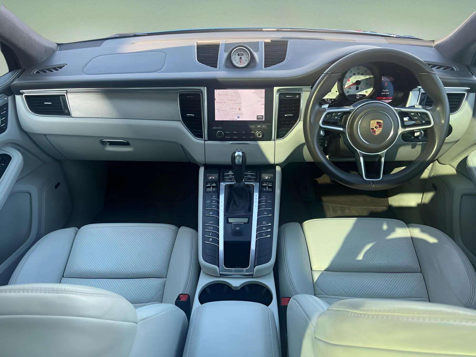 Porsche Macan view 2