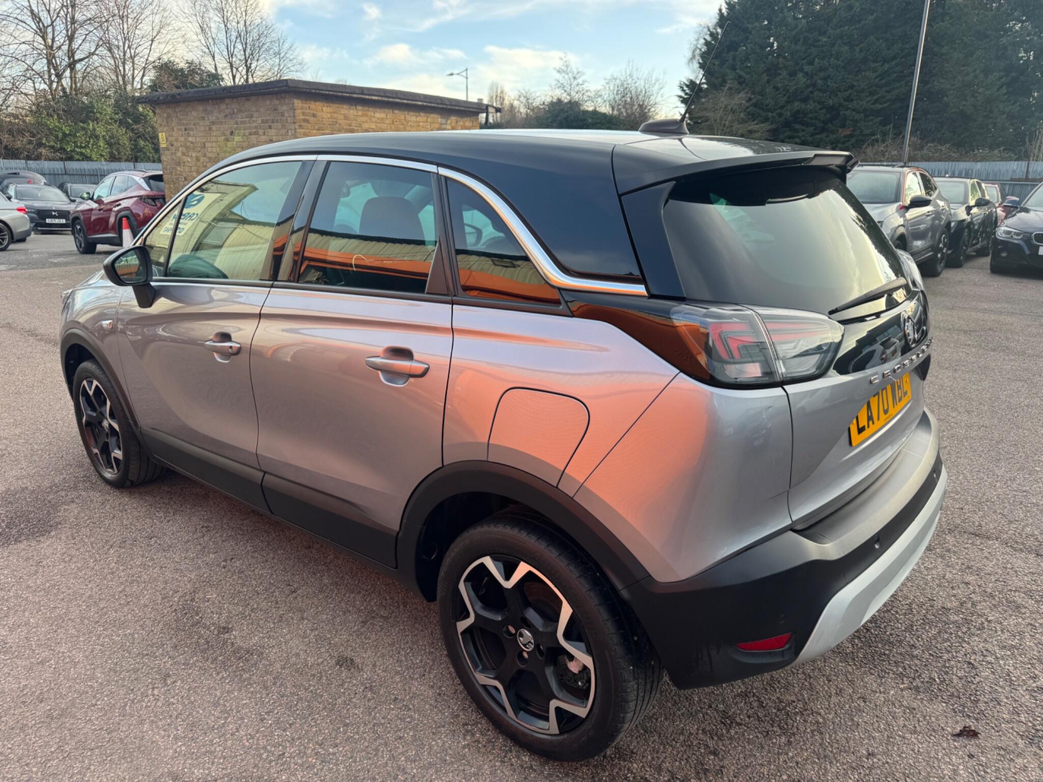 Vauxhall Crossland view 3