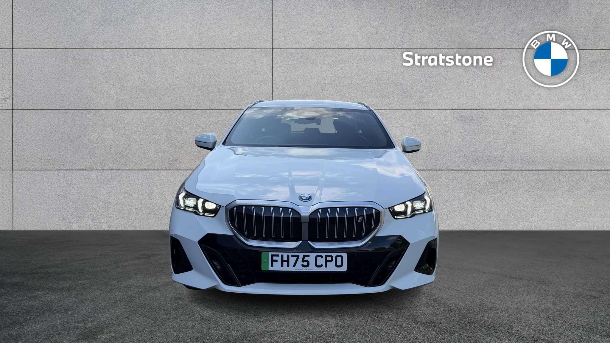 BMW i5 view 17