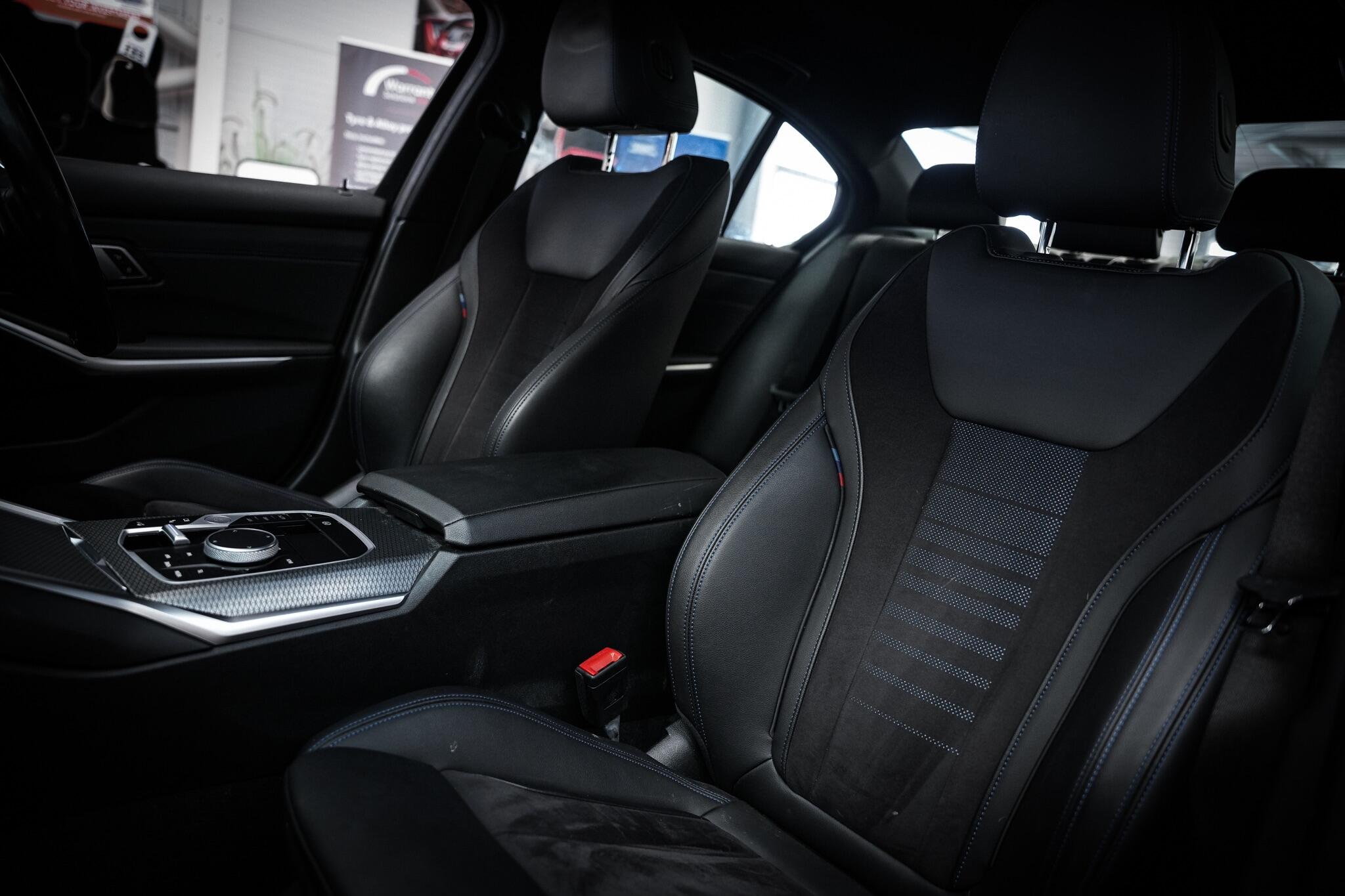 BMW 3 Series view 23