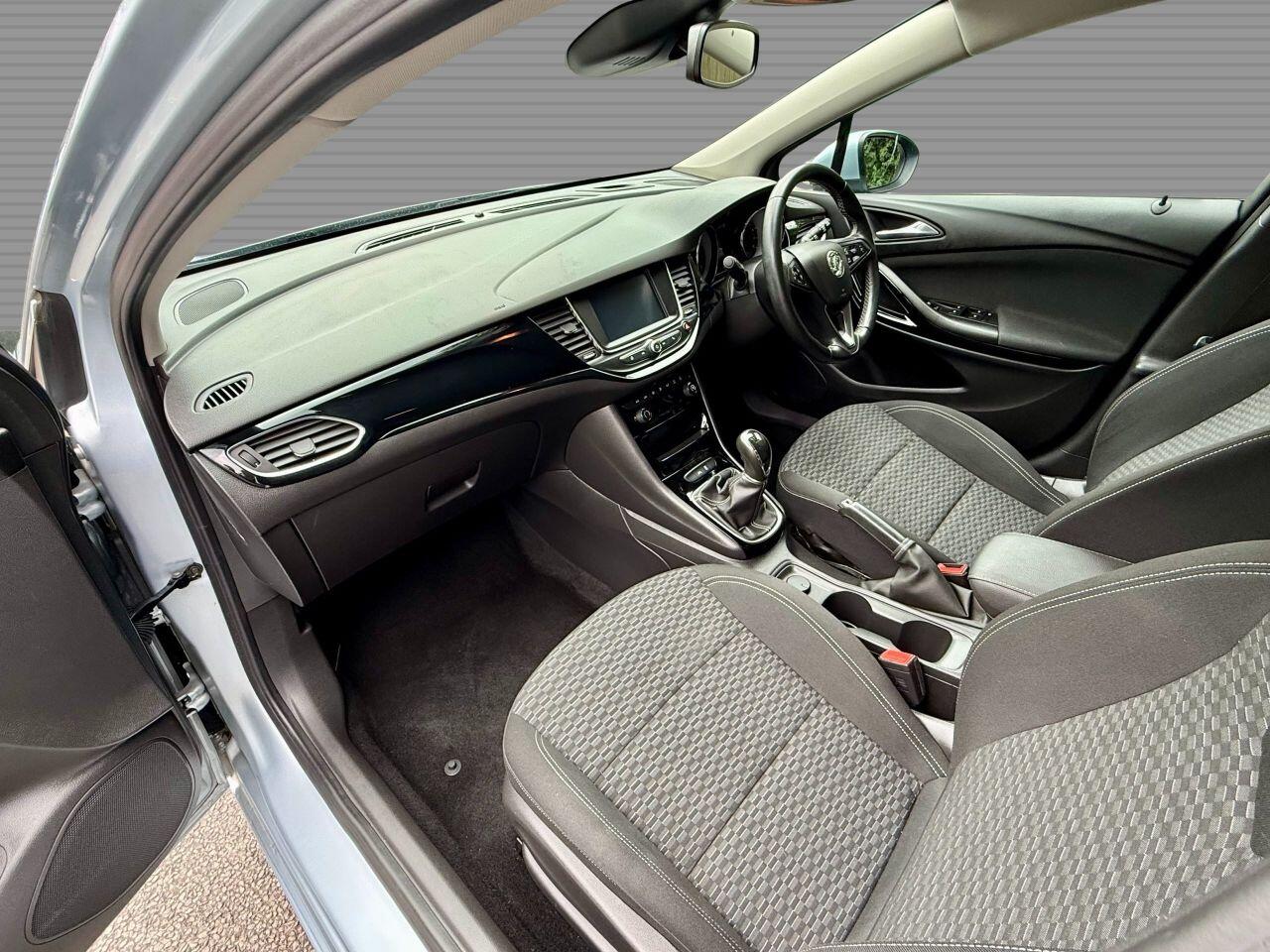 Vauxhall Astra view 21