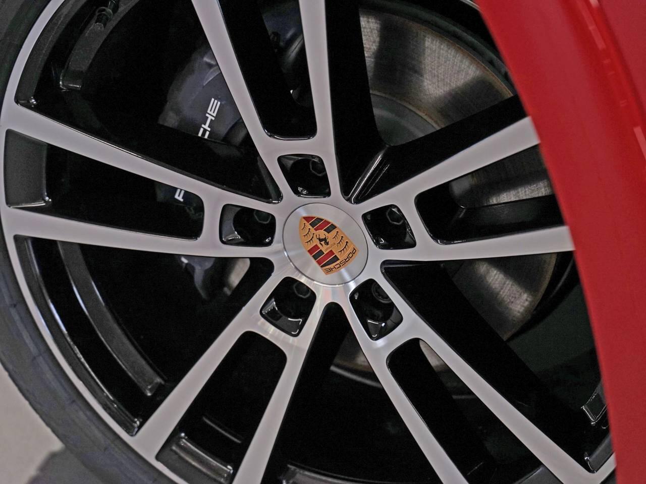 Porsche Cayenne view 66