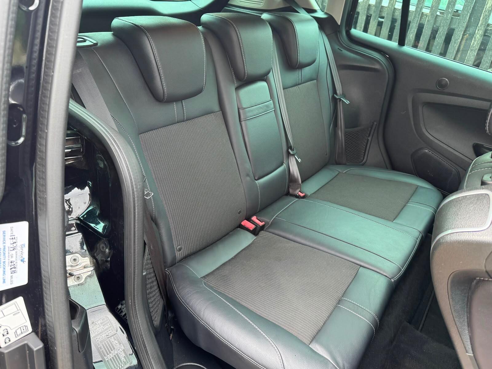 Ford B-Max view 4