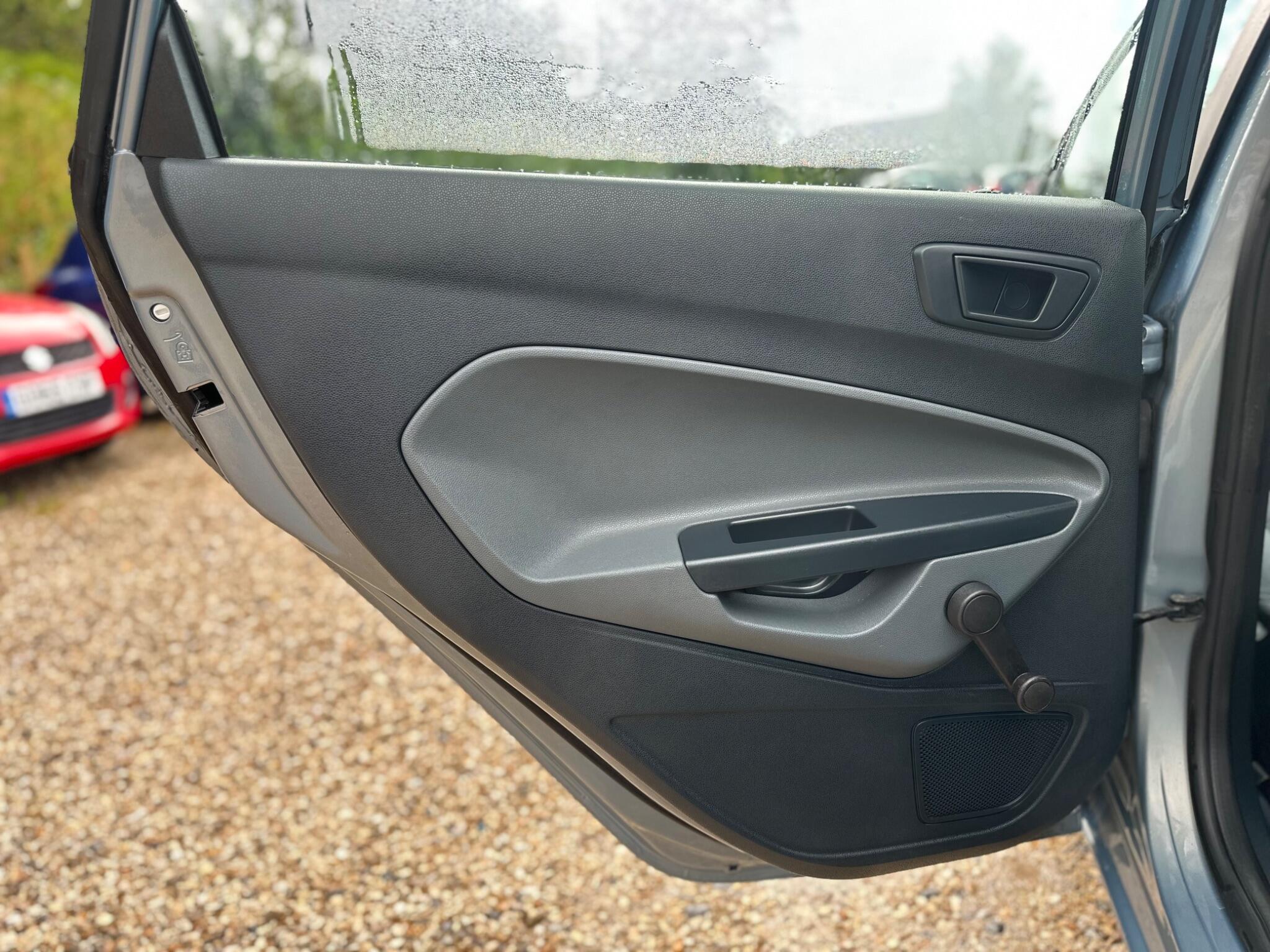 Ford Fiesta view 52