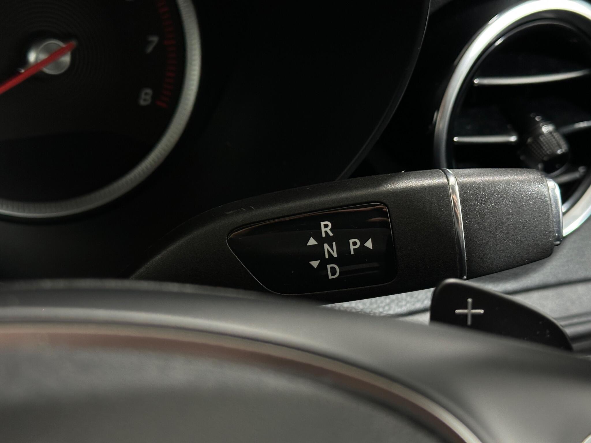 Mercedes-Benz GLC view 16