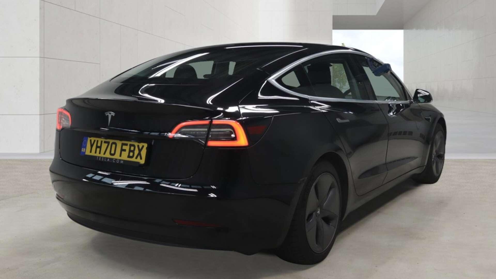 Tesla Model 3 view 4