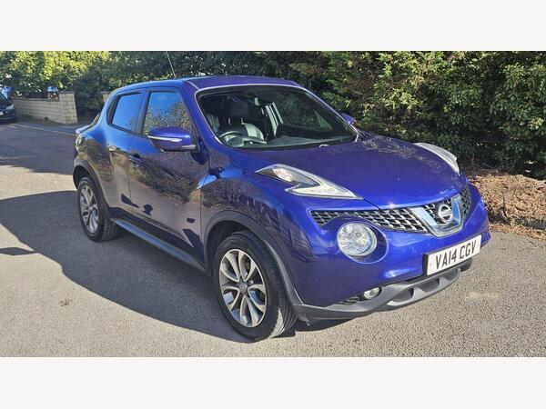 Blue 2014 Nissan Juke Hatchback Front-wheel drive Manual