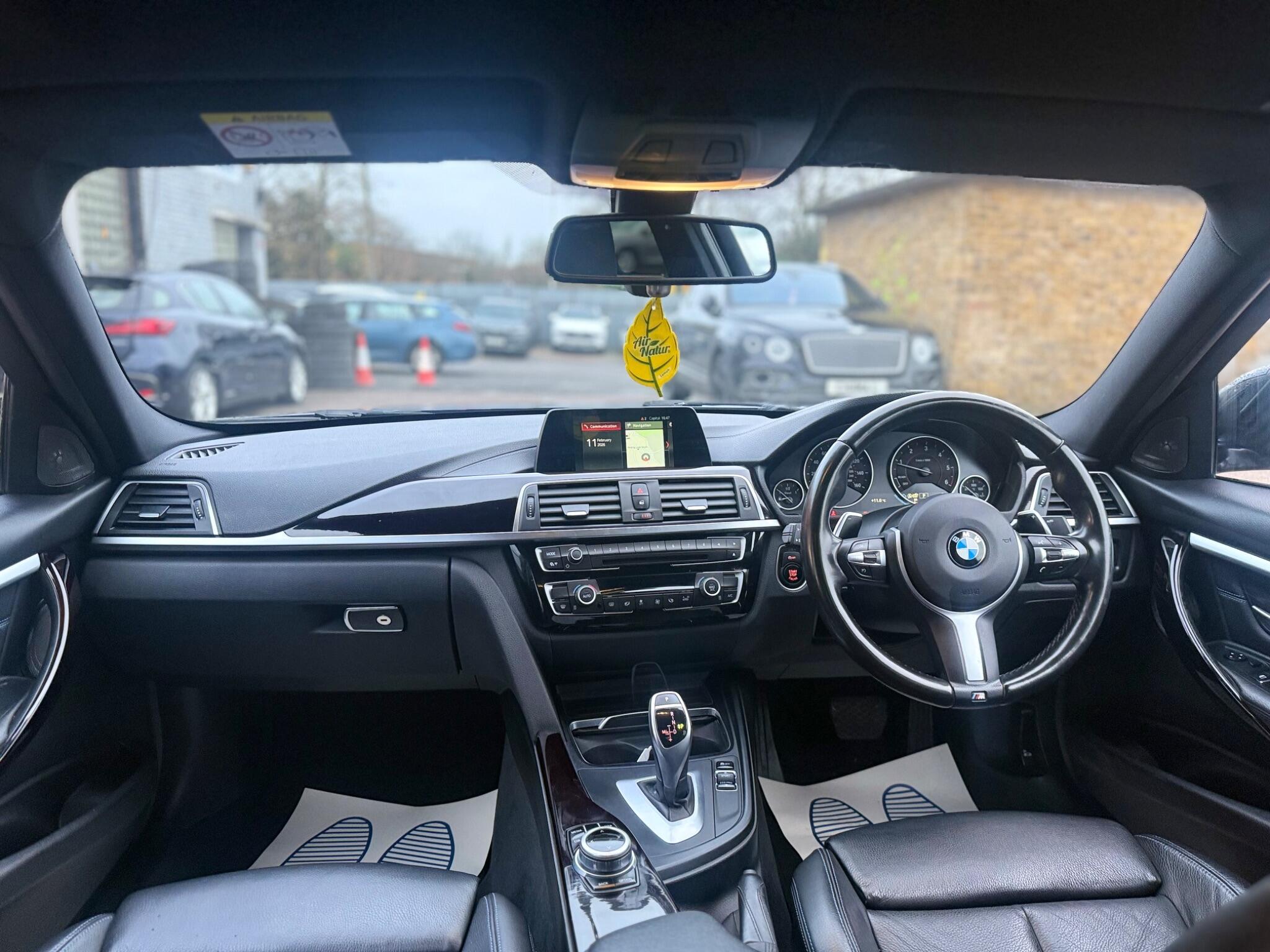 BMW 3 Series view 17