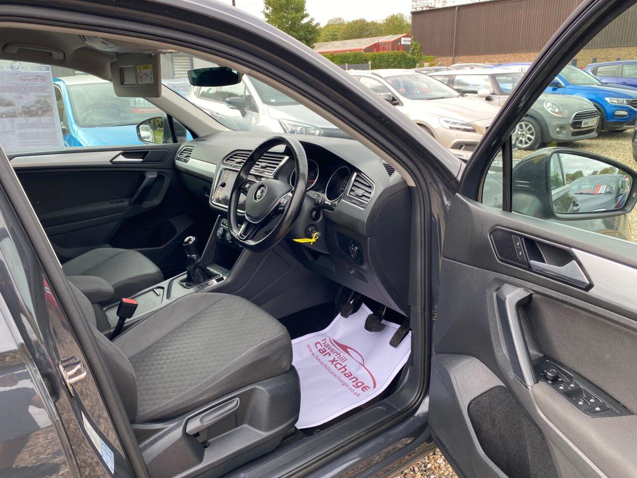 Volkswagen Tiguan view 11