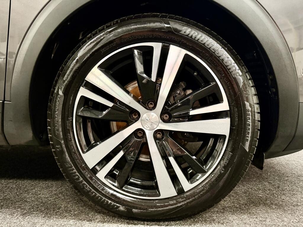 Peugeot 3008 view 13
