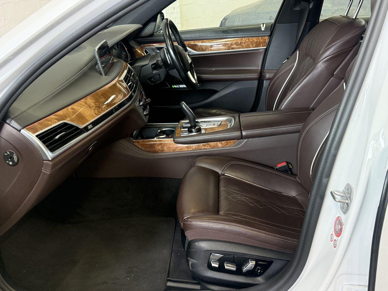 BMW 7 Series view 61