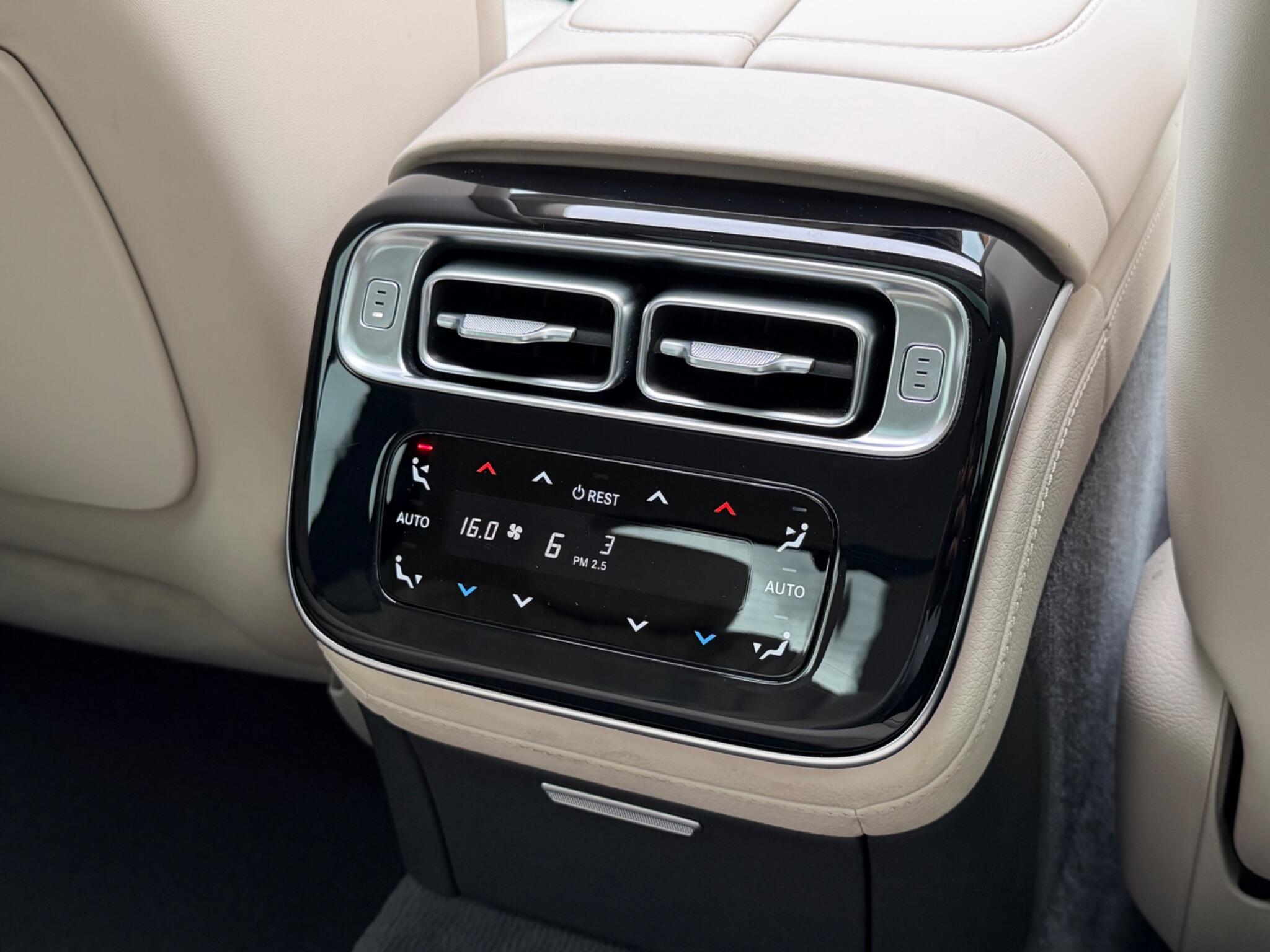 Mercedes-Benz S-Class view 46
