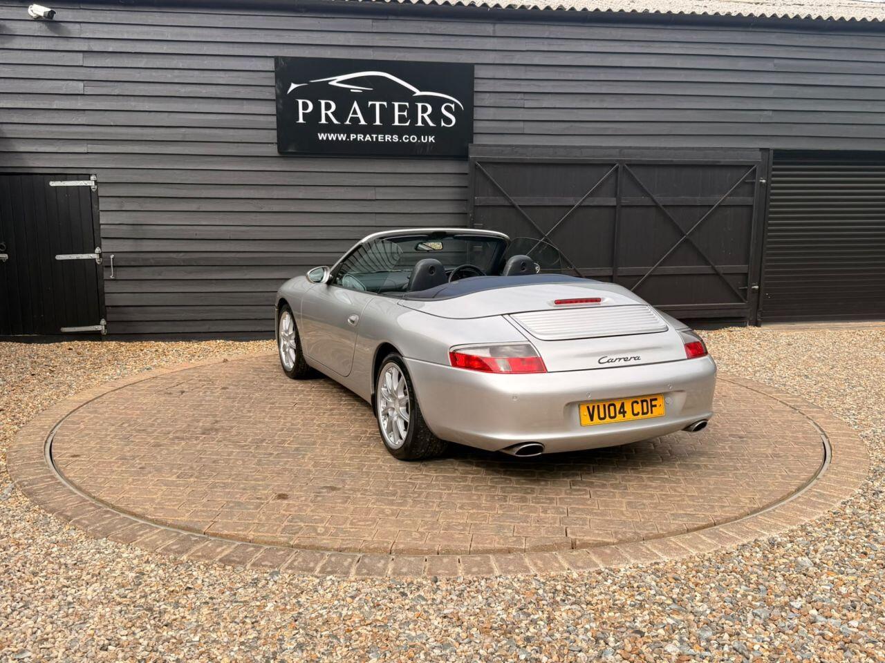 Porsche 911 view 19