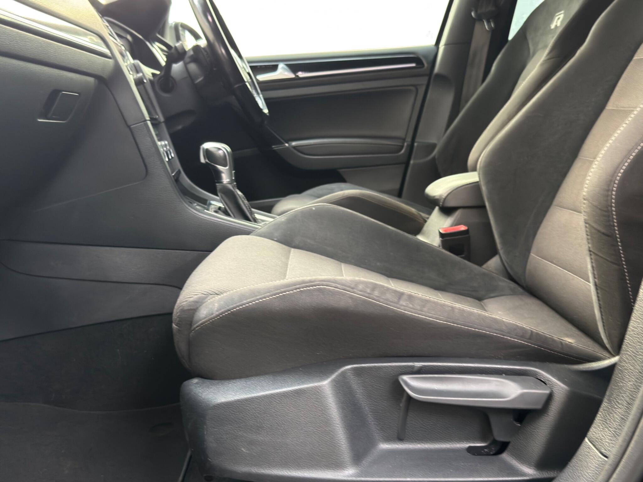 Volkswagen Golf view 45
