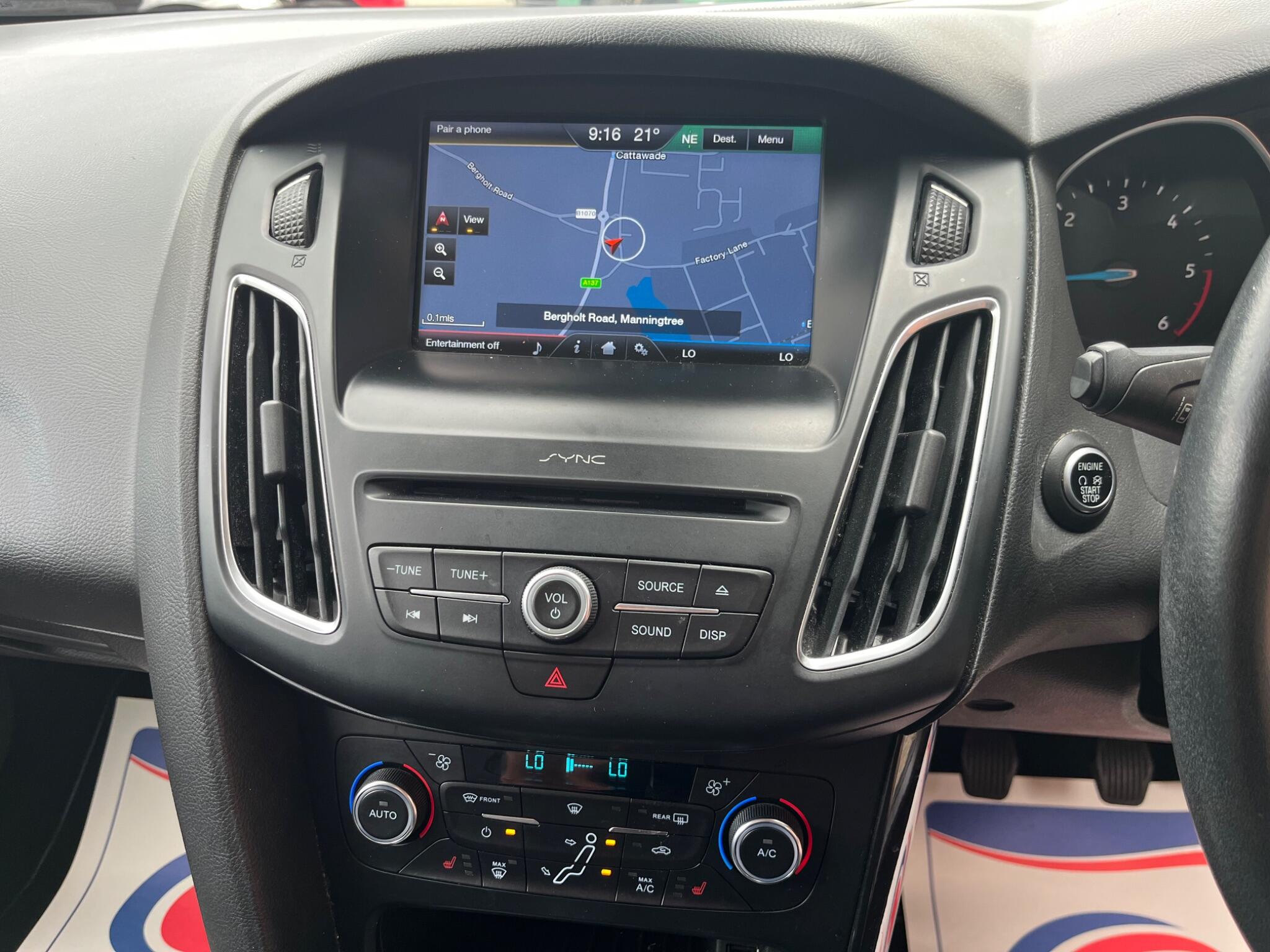 Ford Focus view 18