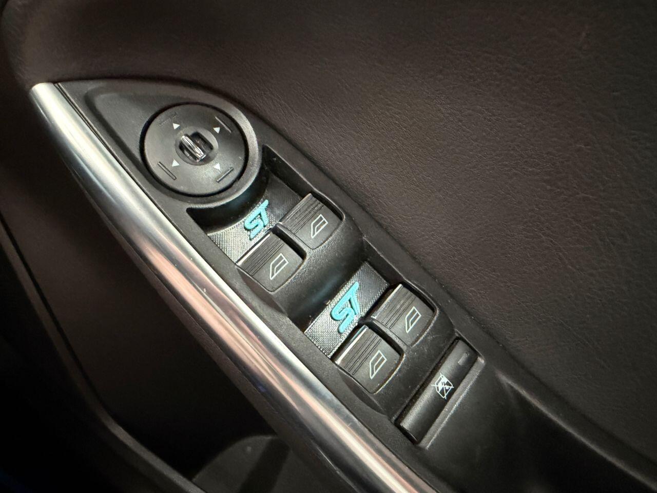 Ford Focus view 42