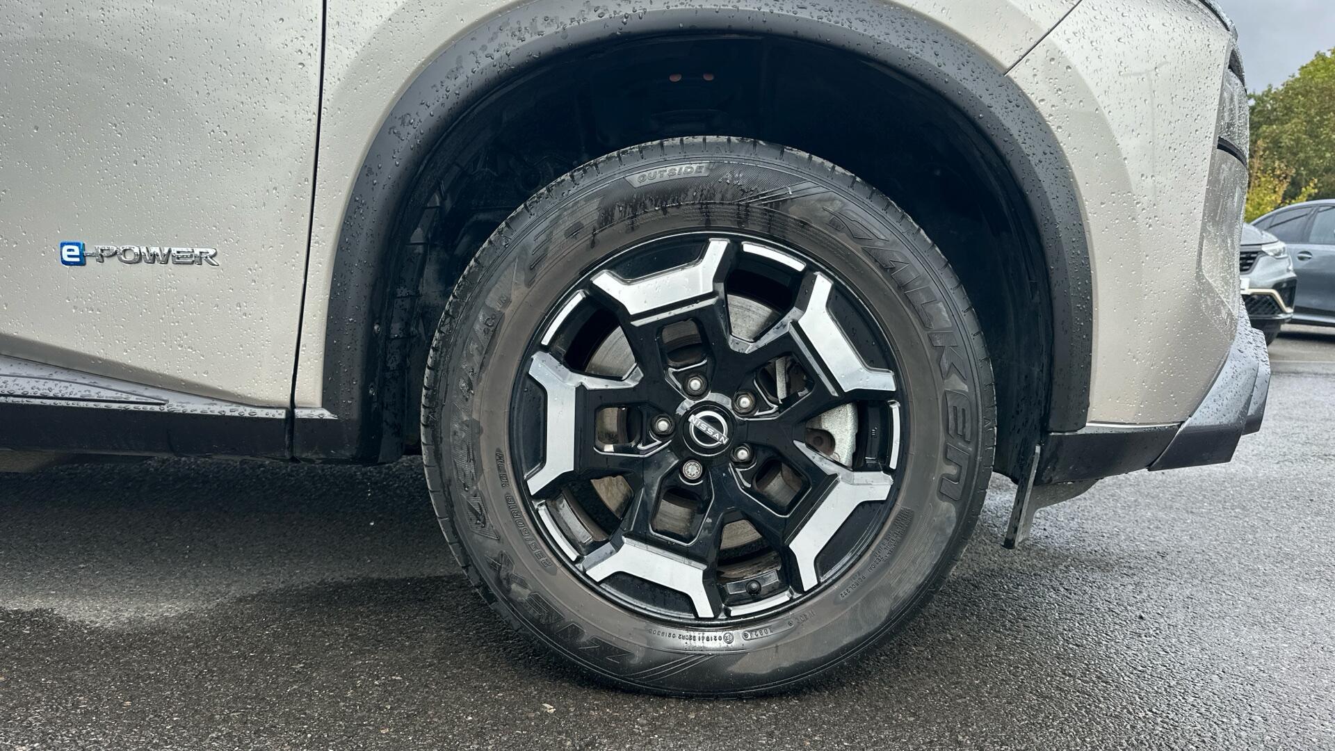 Nissan X-Trail view 8