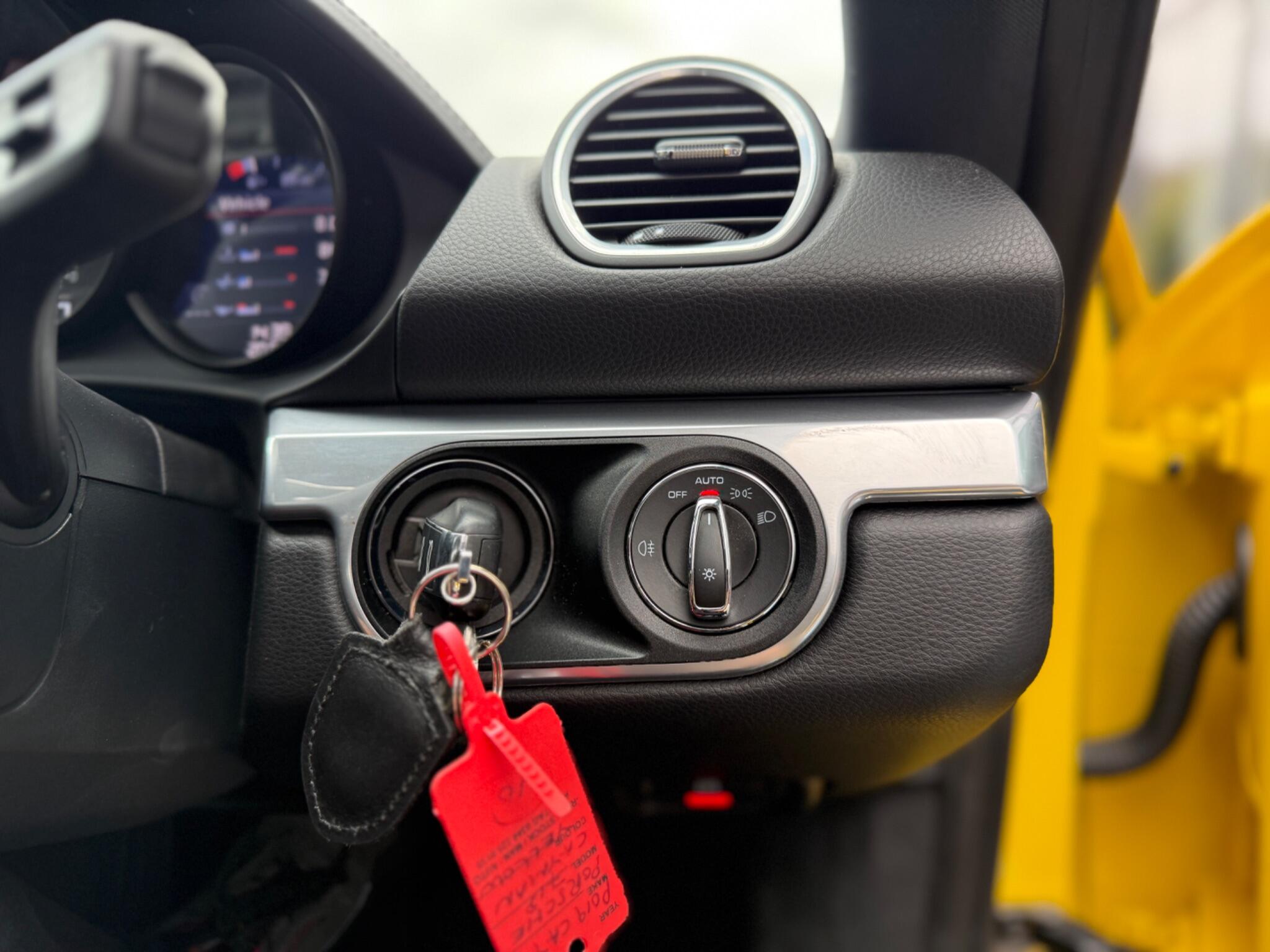 Porsche 718 Cayman view 34