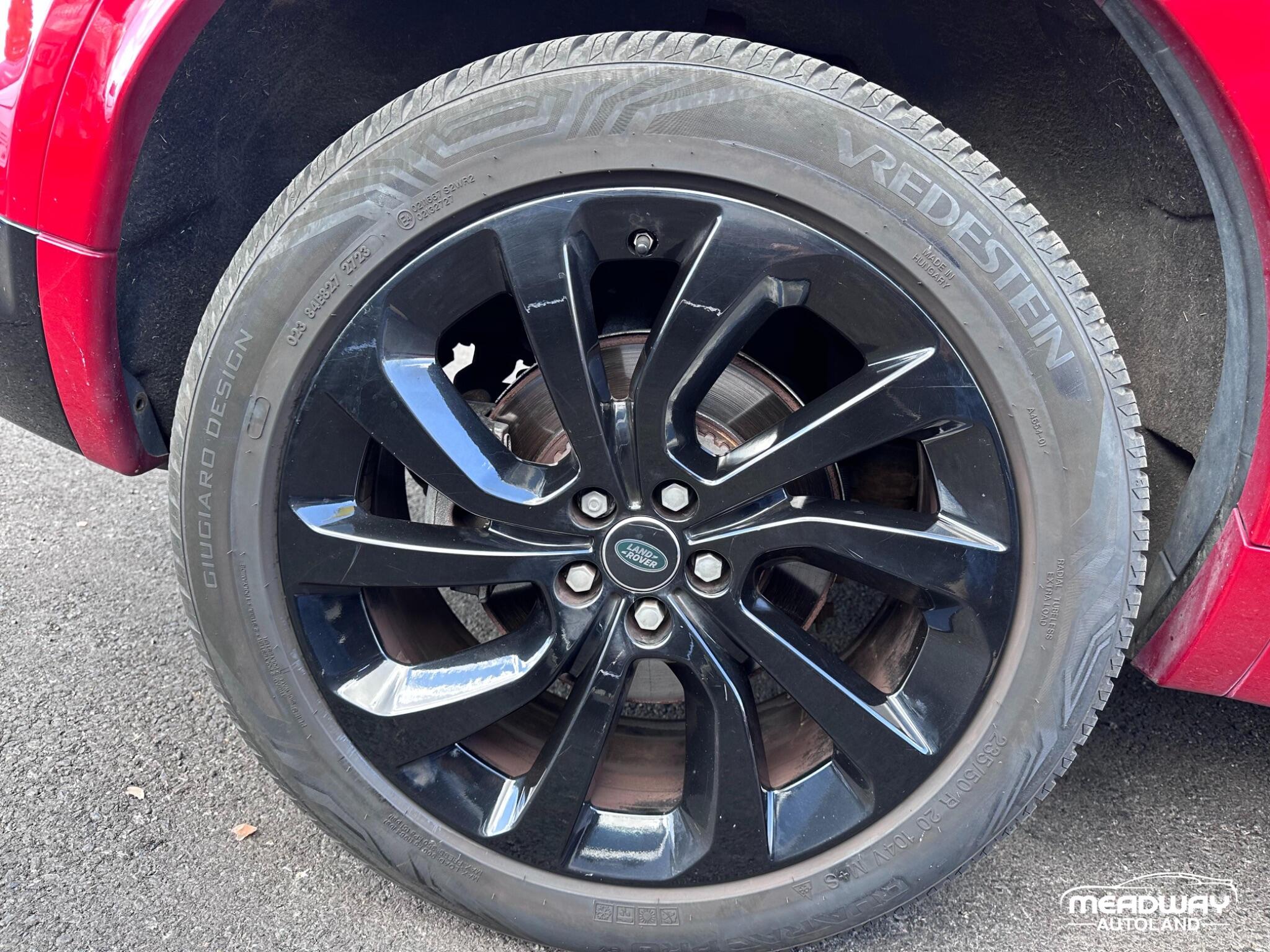 Land Rover Discovery Sport view 33