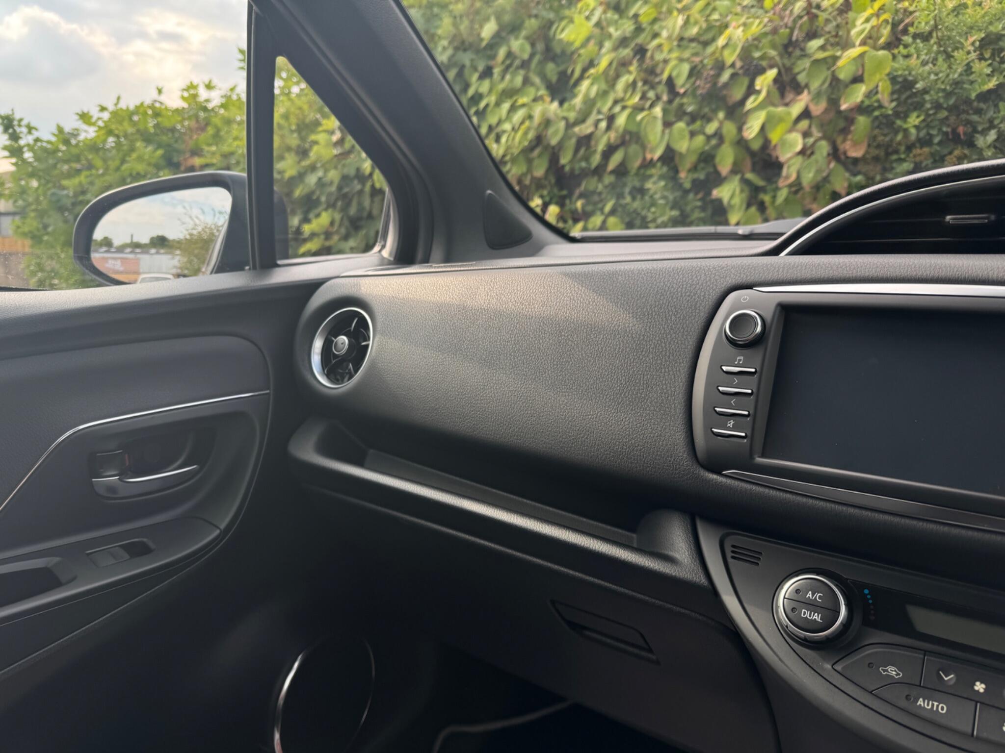 Toyota Yaris view 44