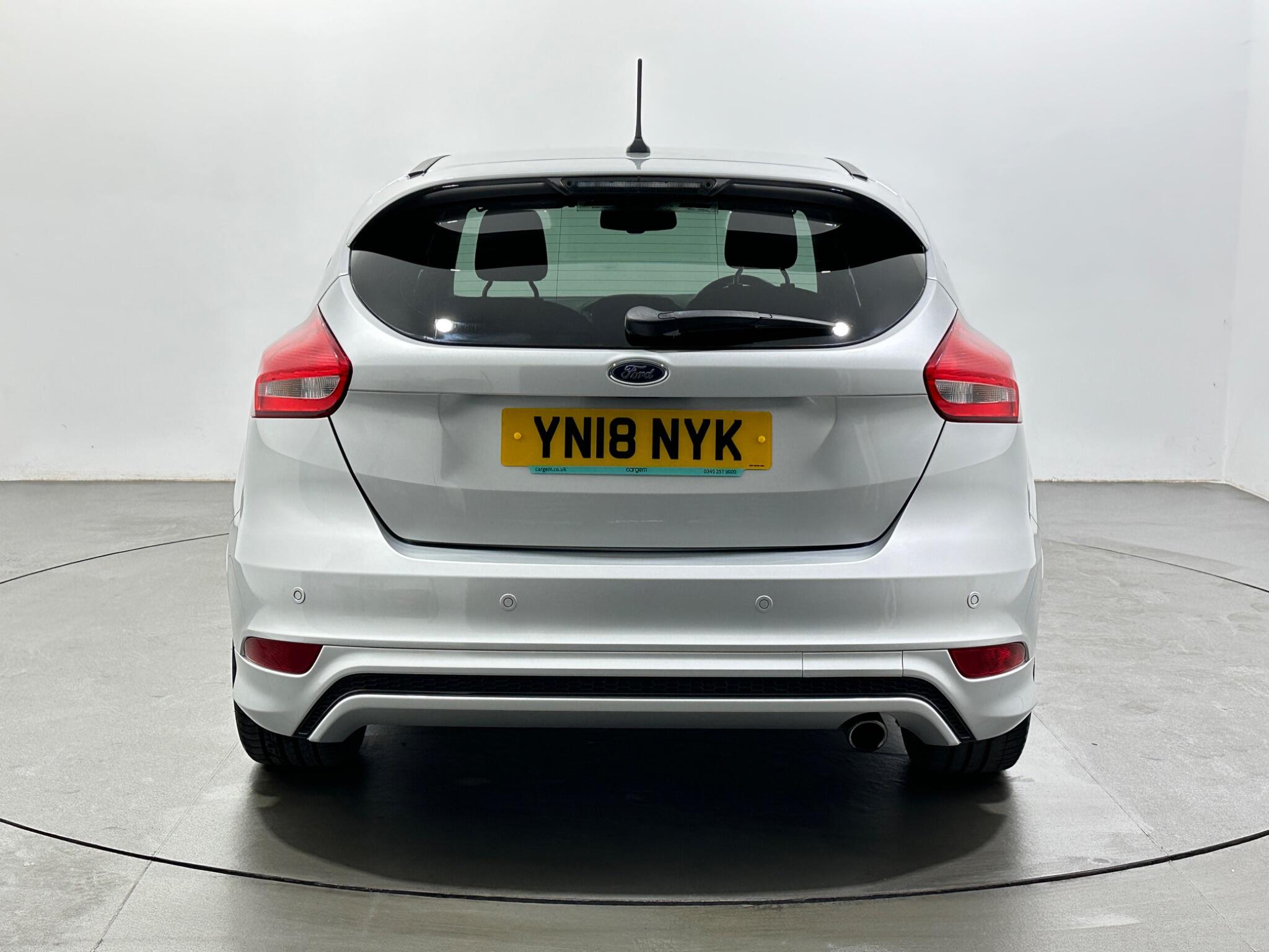 Ford Focus view 7
