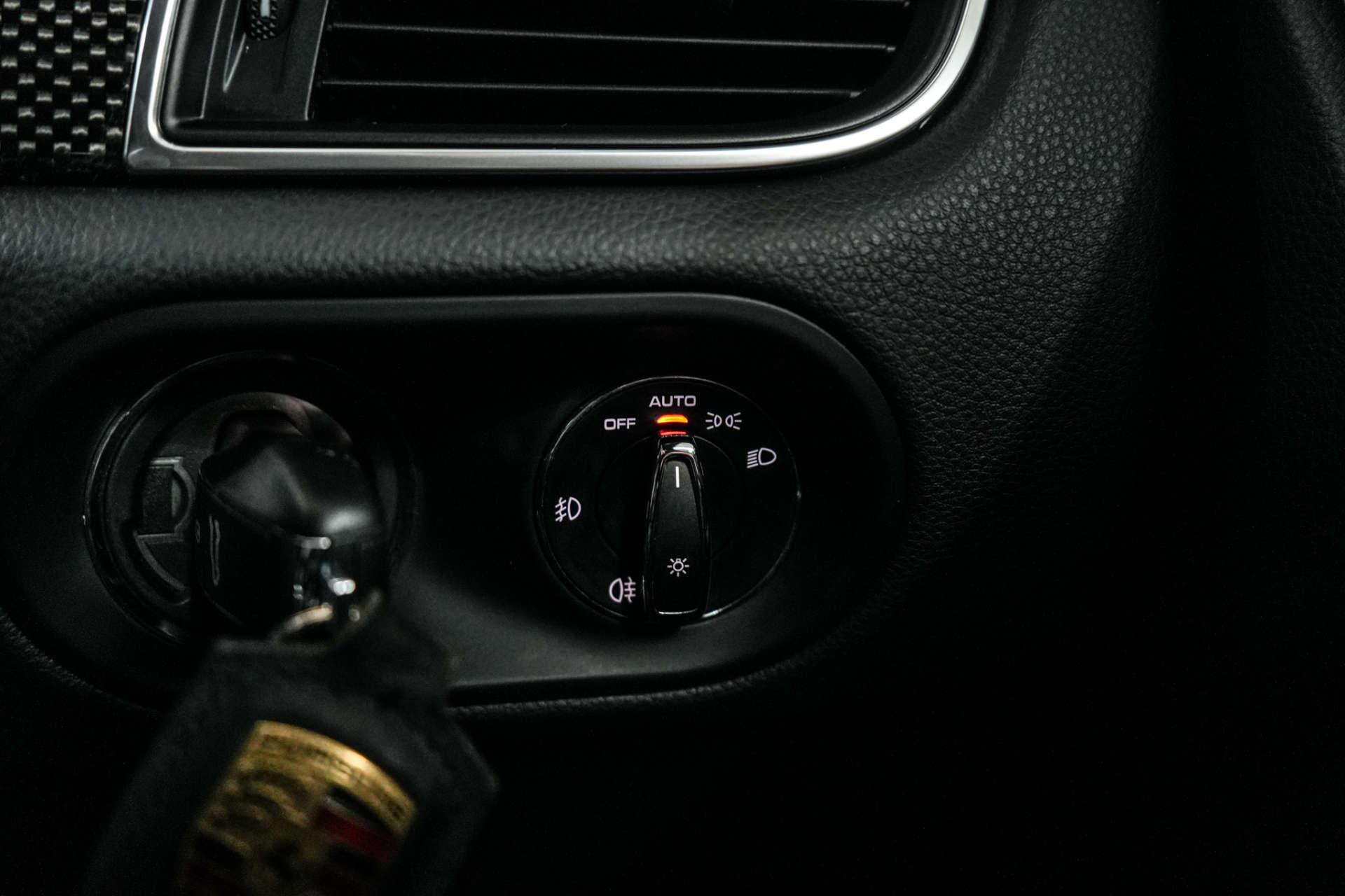 Porsche Macan view 41