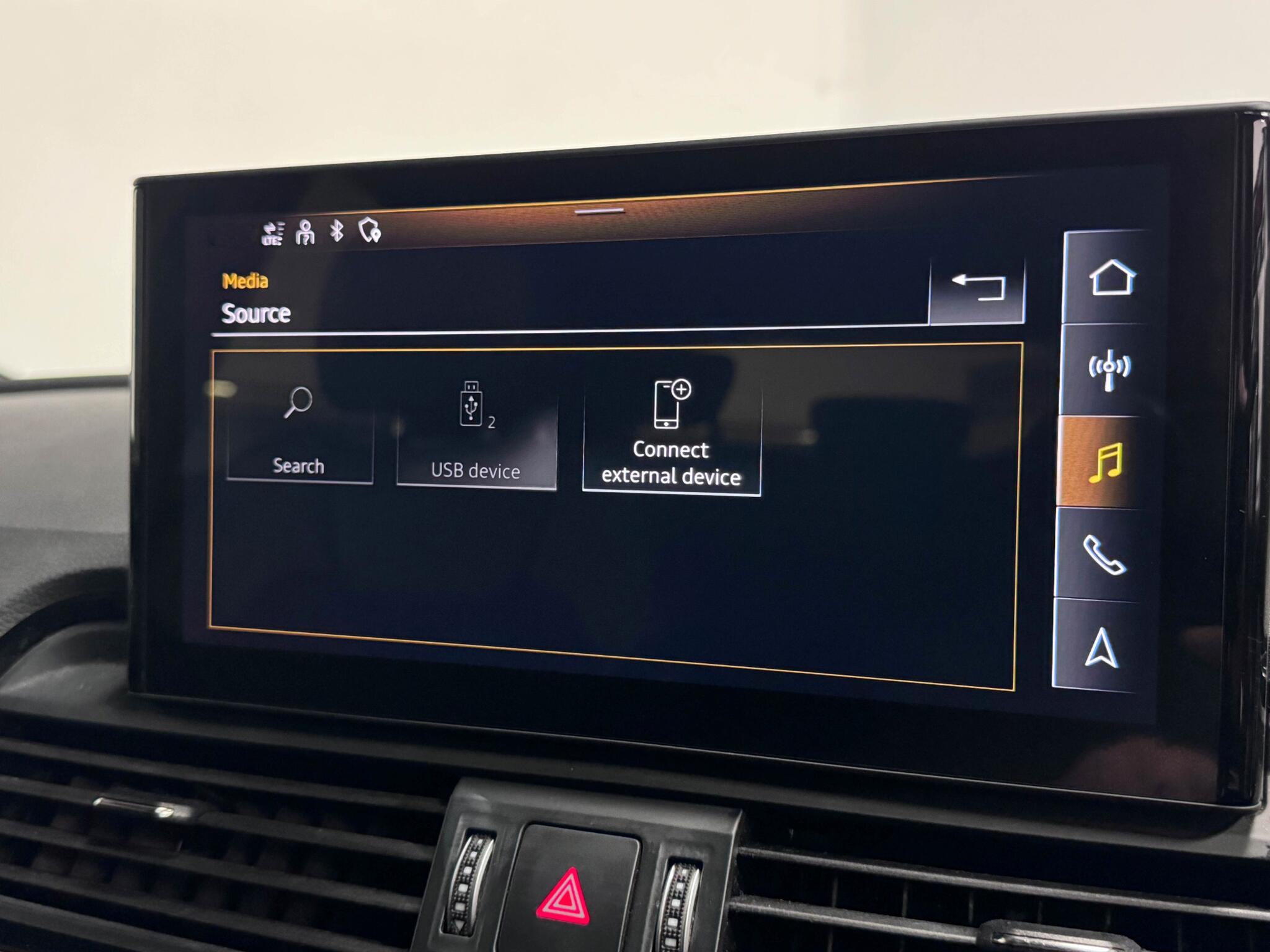 Audi Q5 view 42