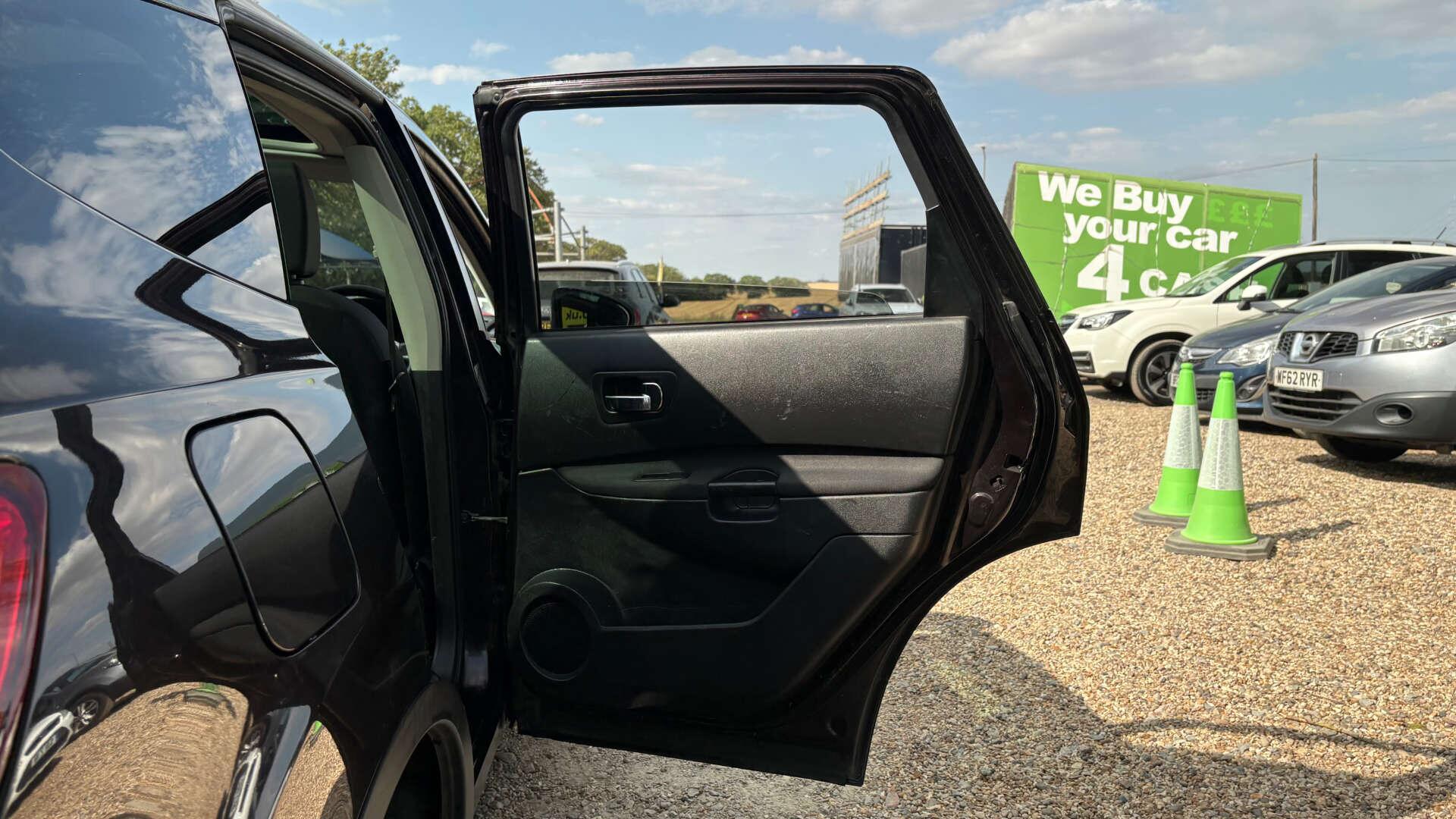 Nissan Qashqai+2 view 24