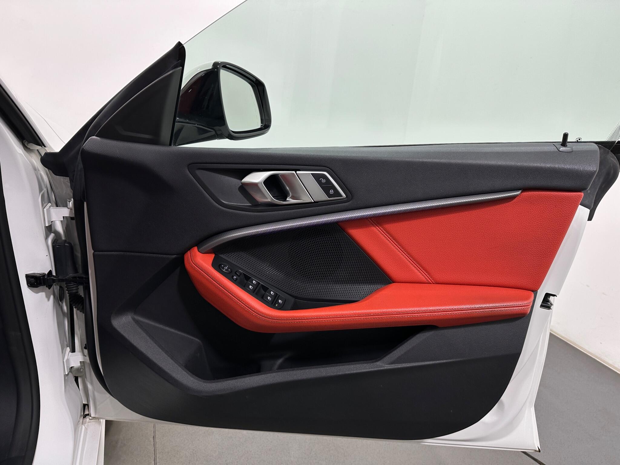 BMW 2 Series view 35