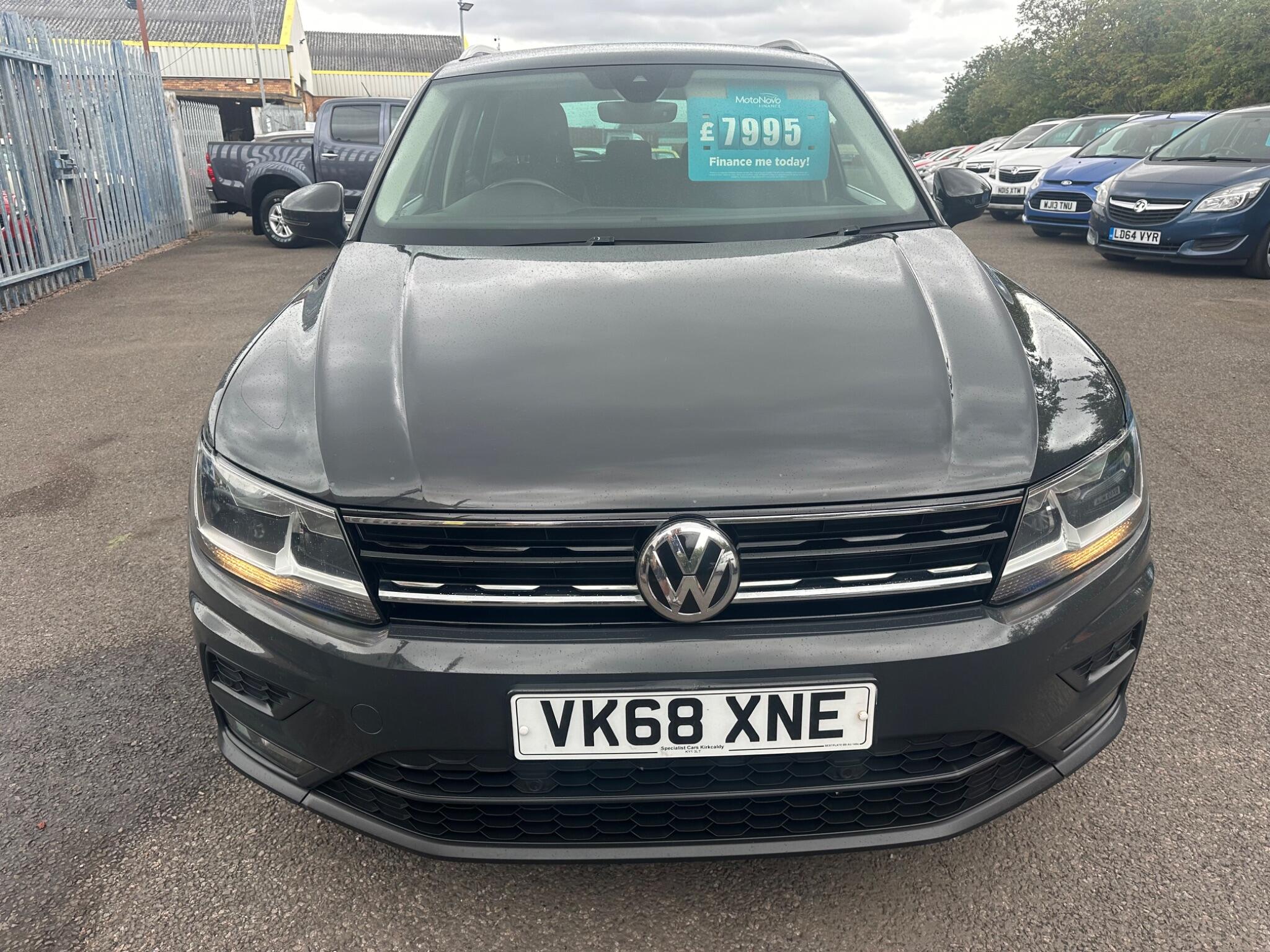 Volkswagen Tiguan view 5