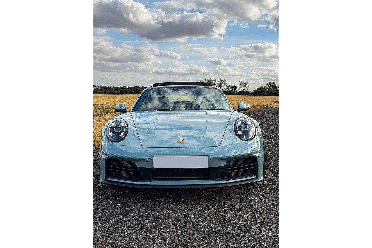 Porsche 911 view 2