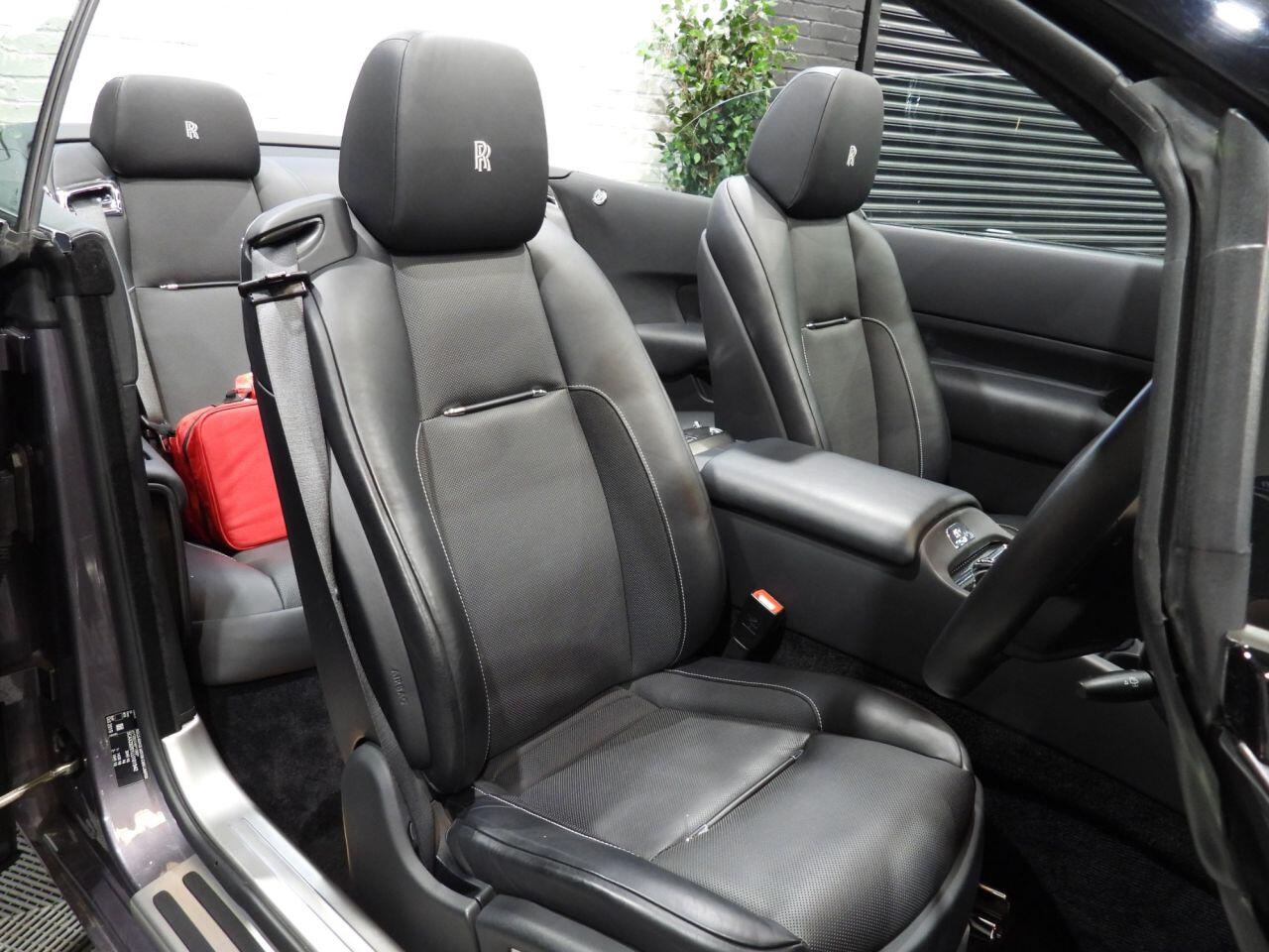 Rolls-Royce Dawn view 30