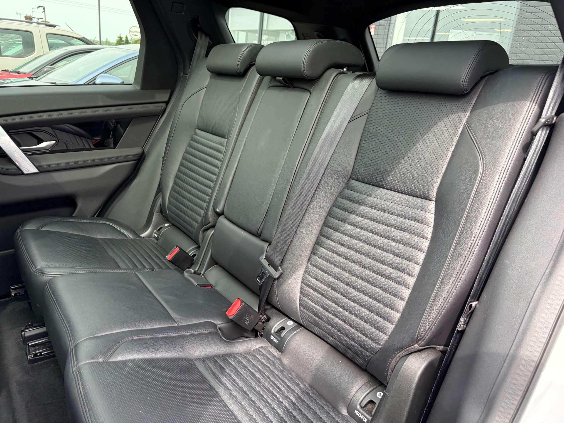 Land Rover Discovery Sport view 23
