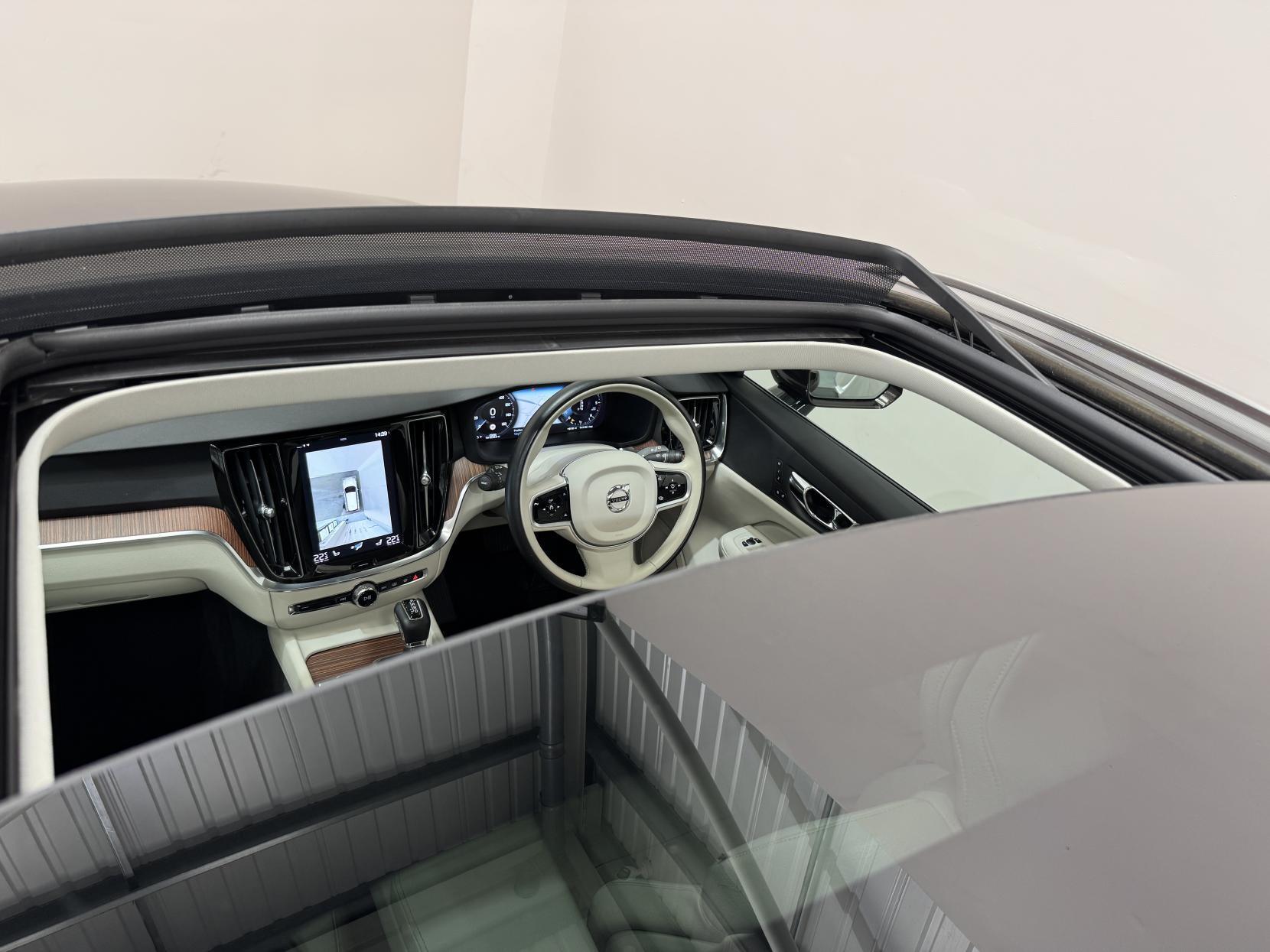 Volvo V60 view 11