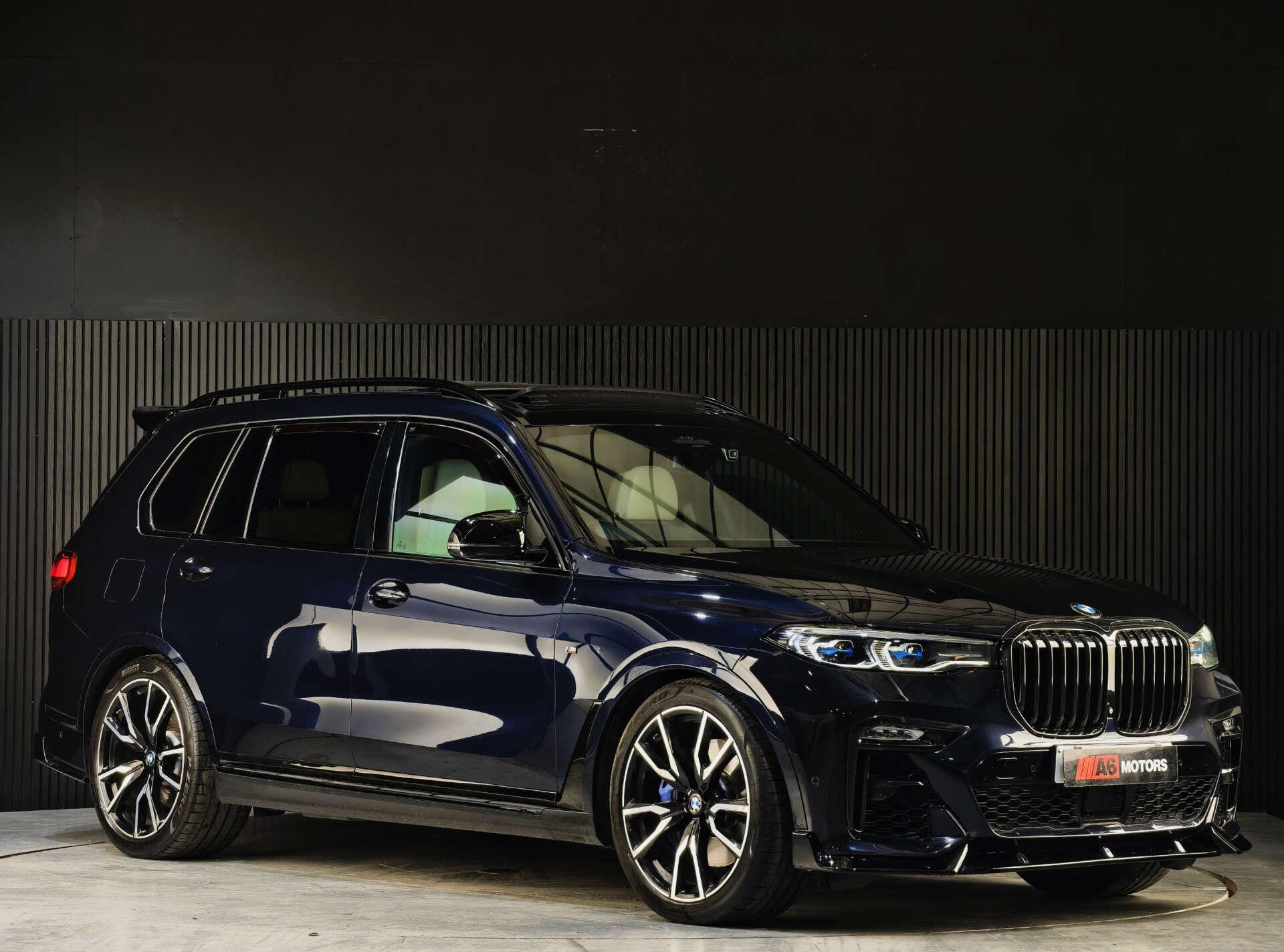 BMW X7 view 2