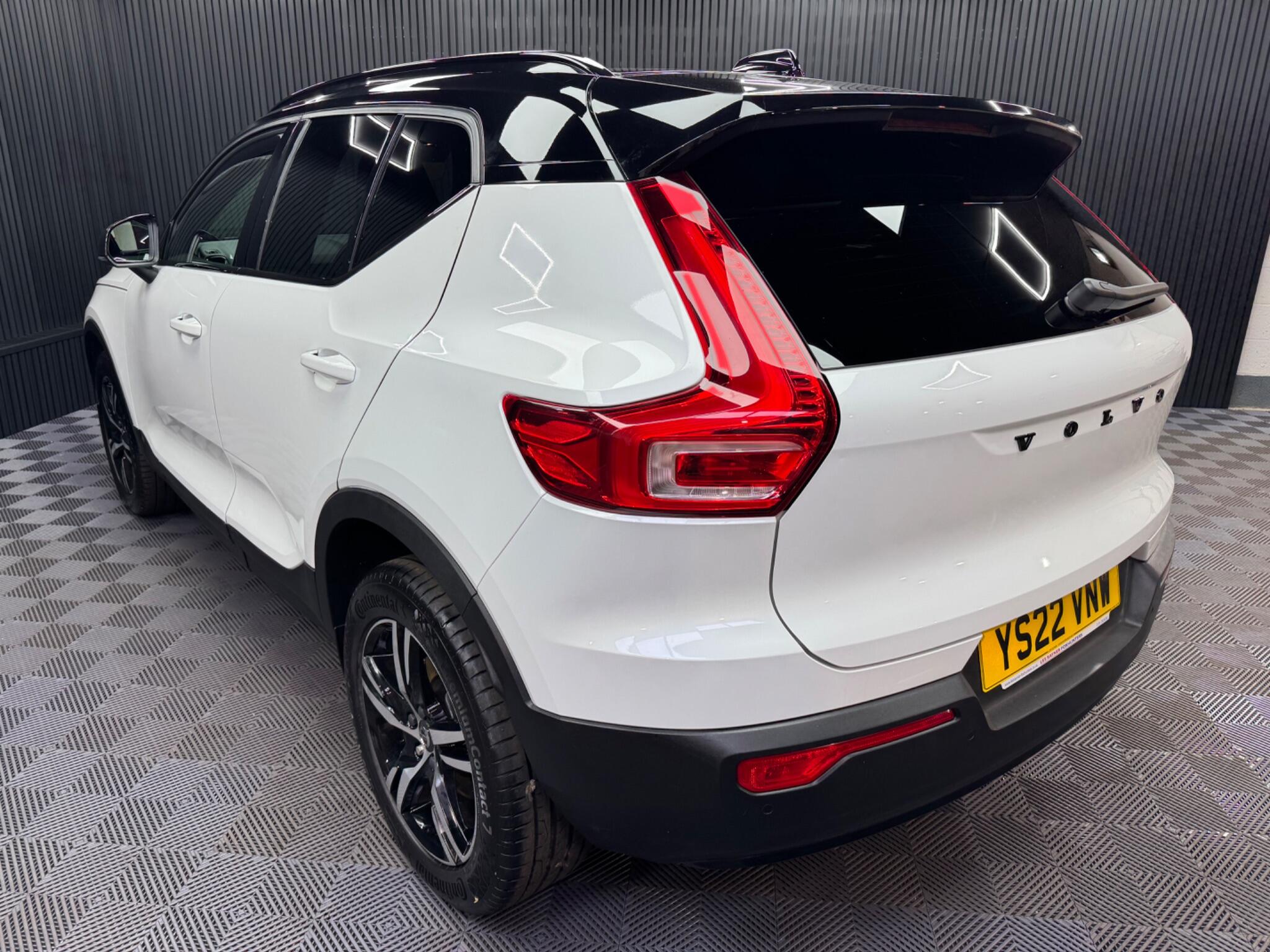 Volvo XC40 view 21