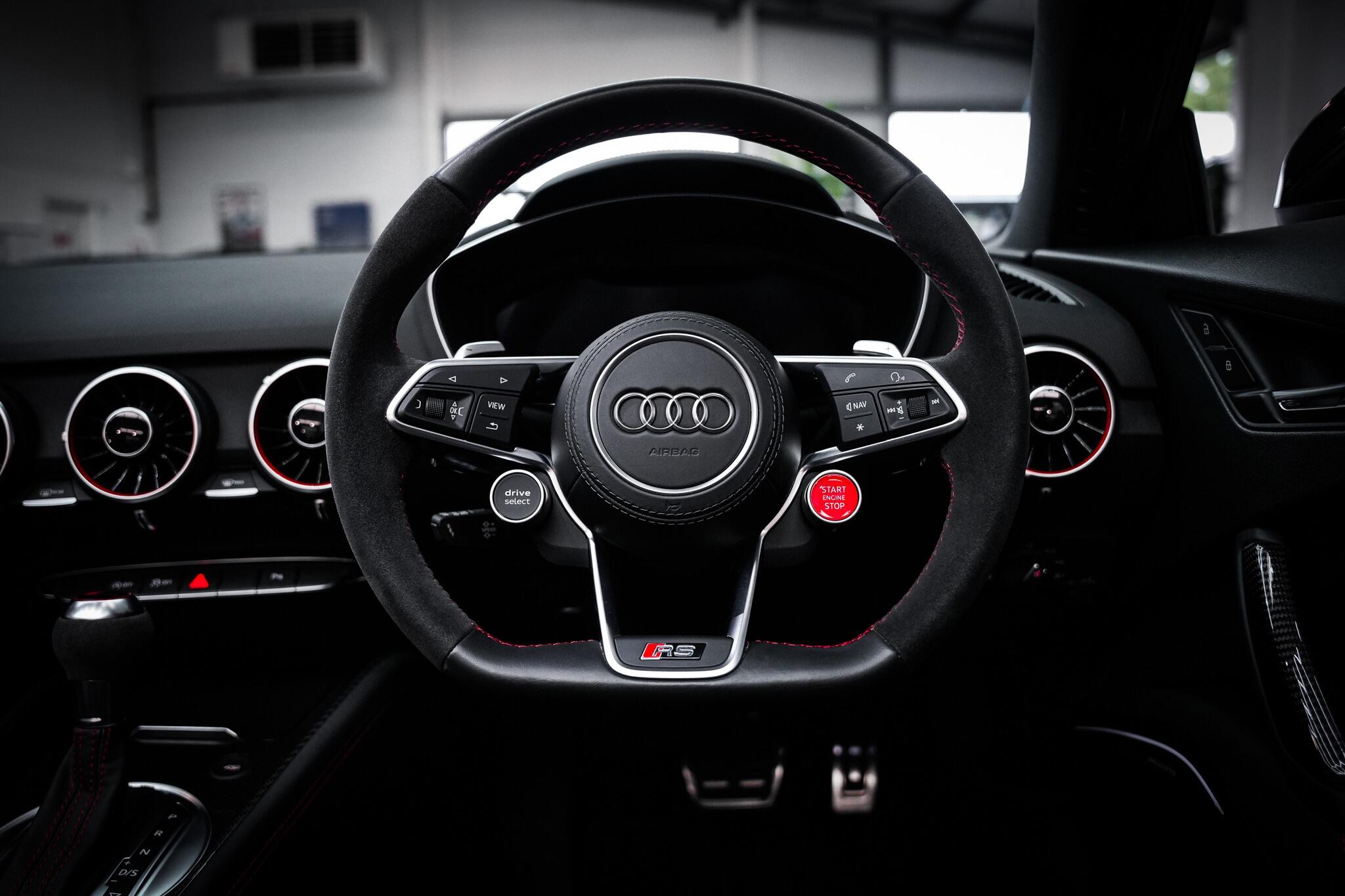 Audi TT RS view 21